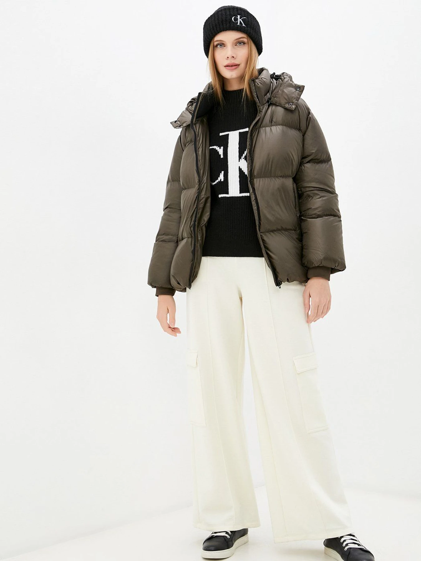 Куртки и дубленки Calvin Klein Jeans Down Shiny модель J20J216884_LBL Куртки и дубленки Calvin Klein Jeans Down Shiny модель J20J216884_LBL Фото