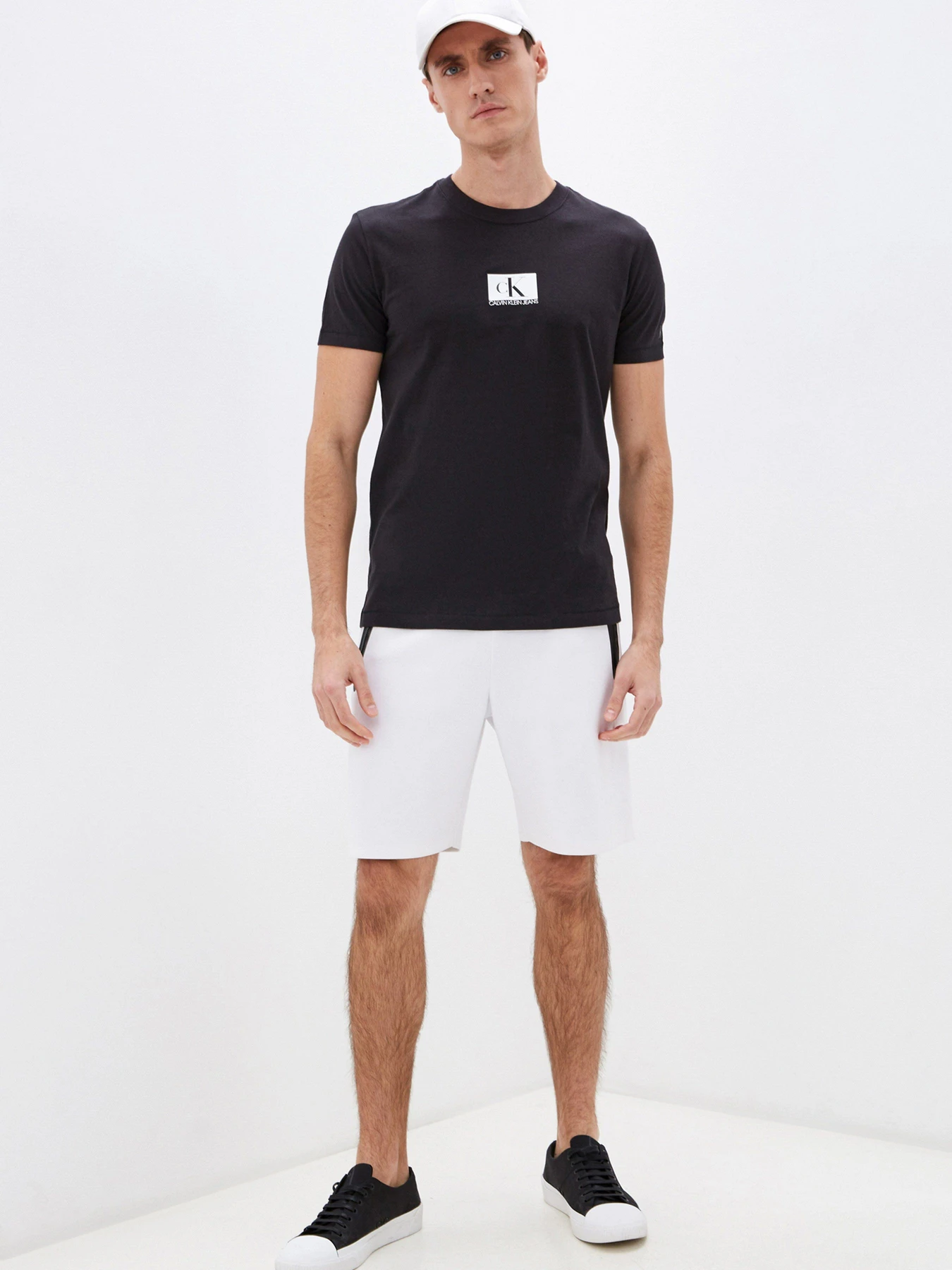 Футболки и поло Calvin Klein Jeans модель J30J318745_BEH Футболки и поло Calvin Klein Jeans модель J30J318745_BEH Фото