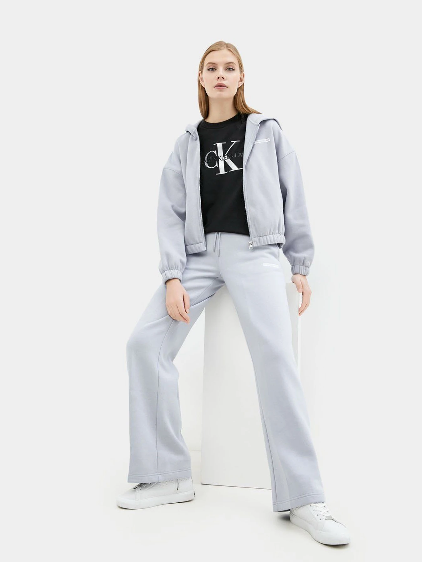 Футболки и поло Calvin Klein Jeans модель J20J216808_BEH Фото