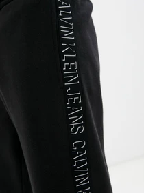 Брюки Calvin Klein Jeans модель J30J318595_BEH Фото
