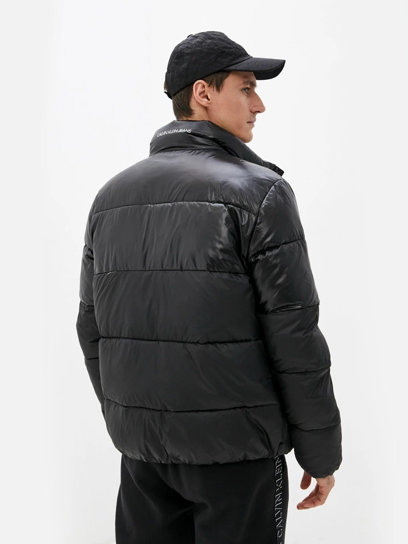 Куртки и дубленки Calvin Klein Jeans модель J30J318683_BEH Куртки и дубленки Calvin Klein Jeans модель J30J318683_BEH Фото