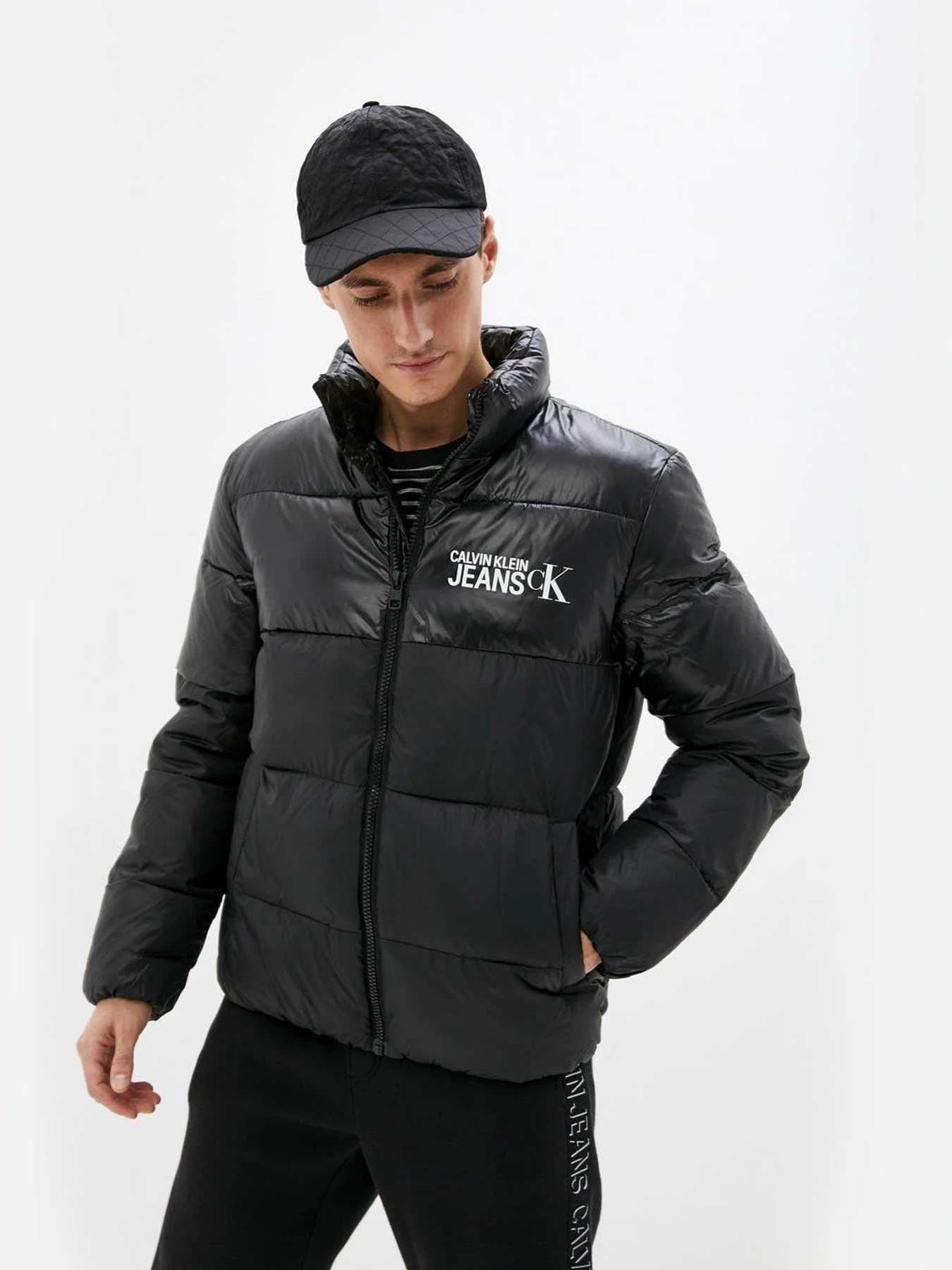Куртки и дубленки Calvin Klein Jeans модель J30J318683_BEH Куртки и дубленки Calvin Klein Jeans модель J30J318683_BEH Фото
