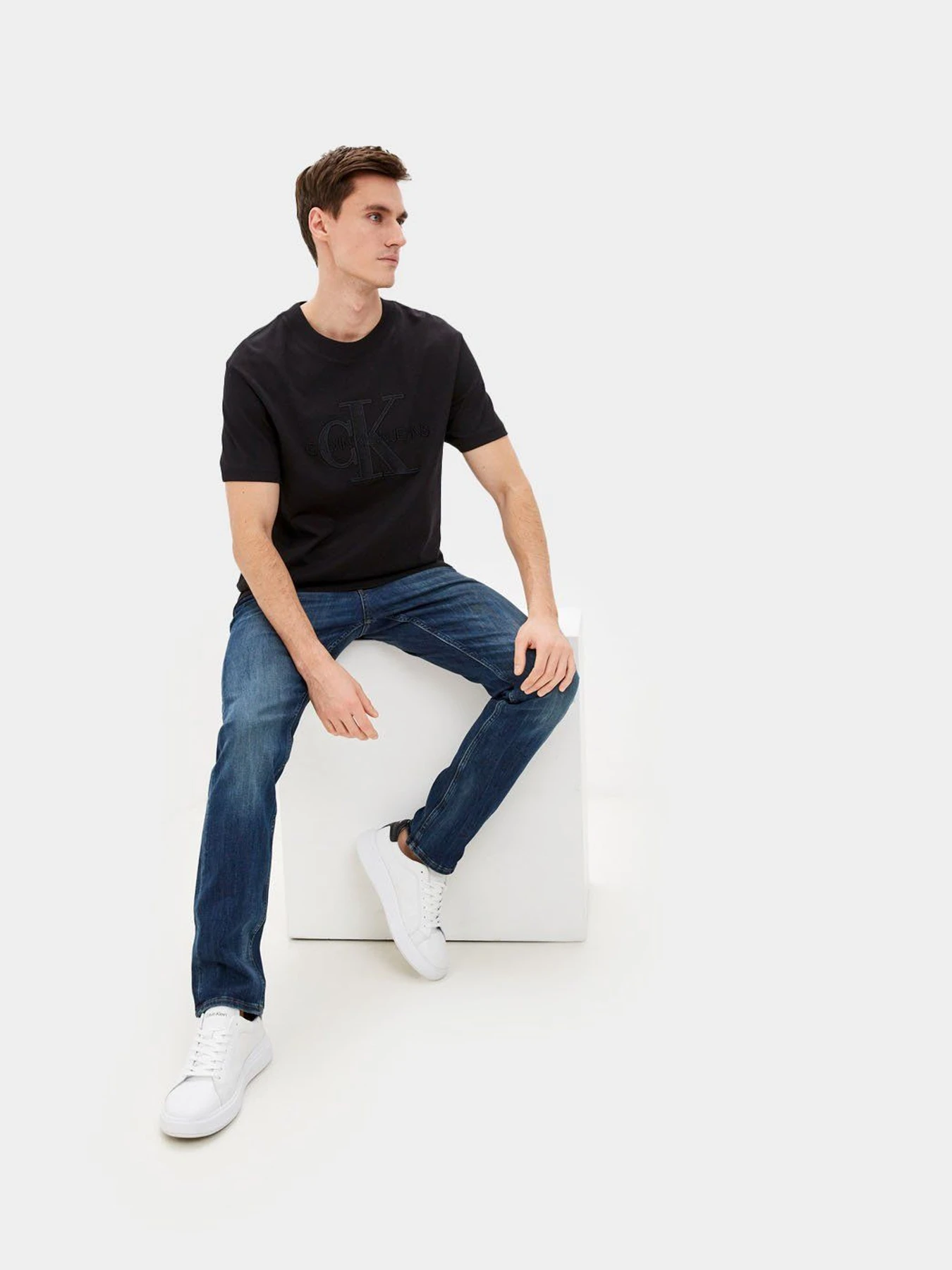 Футболки и поло Calvin Klein Jeans модель J30J318741_BEH Фото
