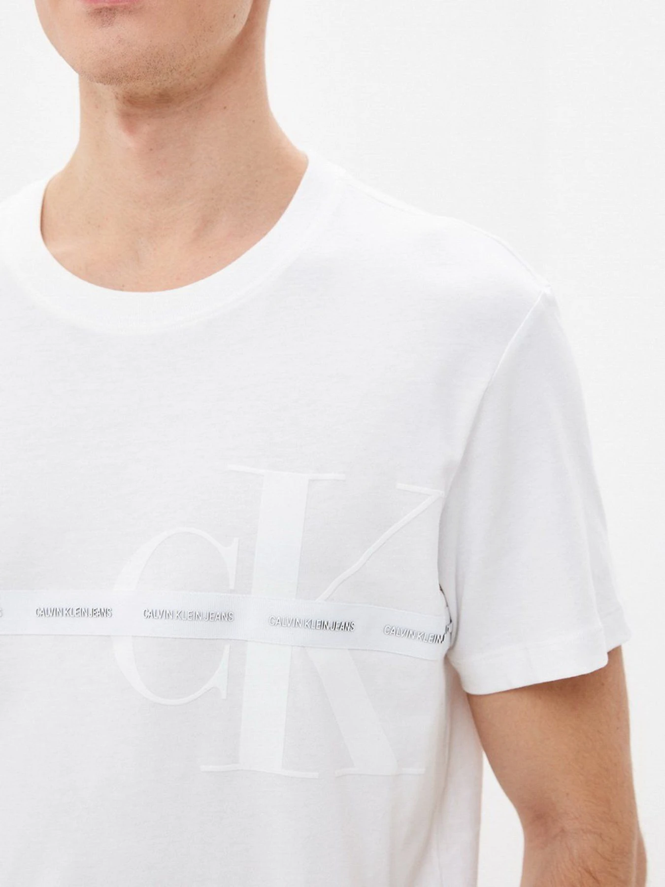Футболки и поло Calvin Klein Jeans модель J30J318744_YAF Футболки и поло Calvin Klein Jeans модель J30J318744_YAF Фото