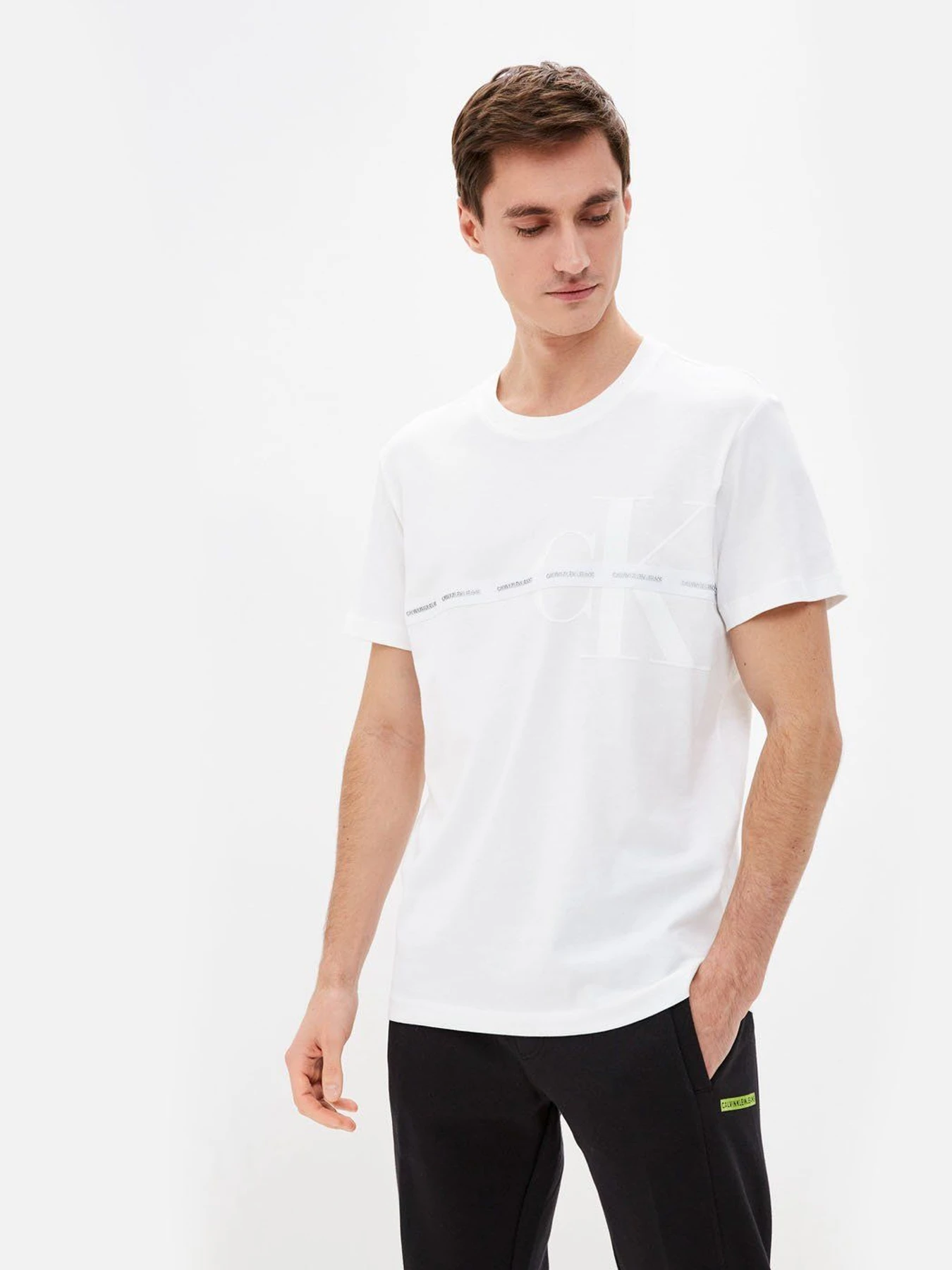 Футболки и поло Calvin Klein Jeans модель J30J318744_YAF Футболки и поло Calvin Klein Jeans модель J30J318744_YAF Фото