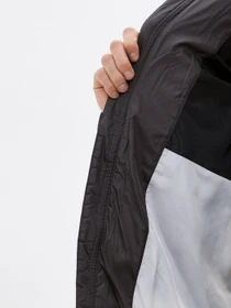 Куртки и дубленки Calvin Klein Jeans модель J30J319057_PCK Фото