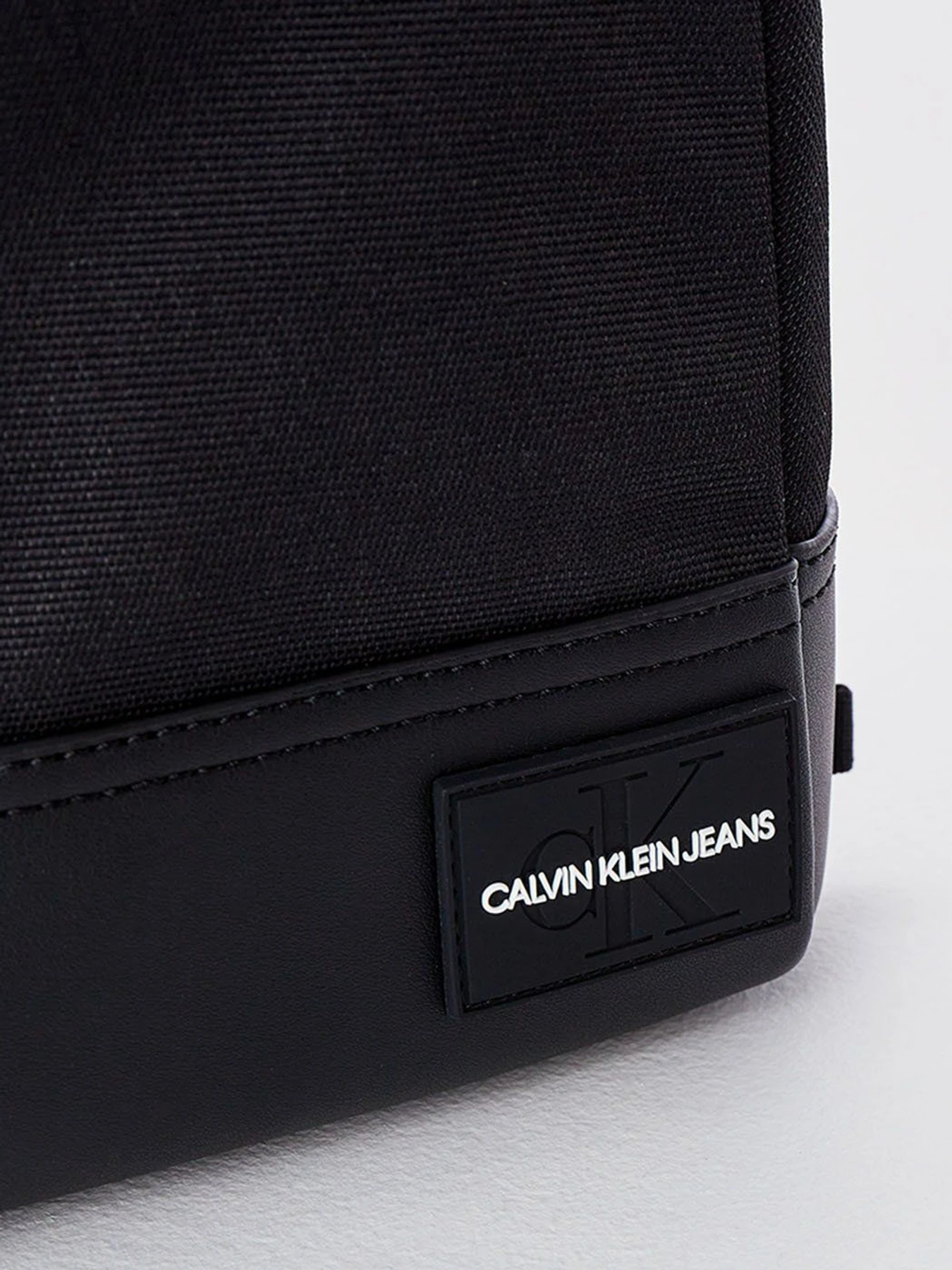 Сумки Calvin Klein Jeans модель K50K507599_BDS Фото