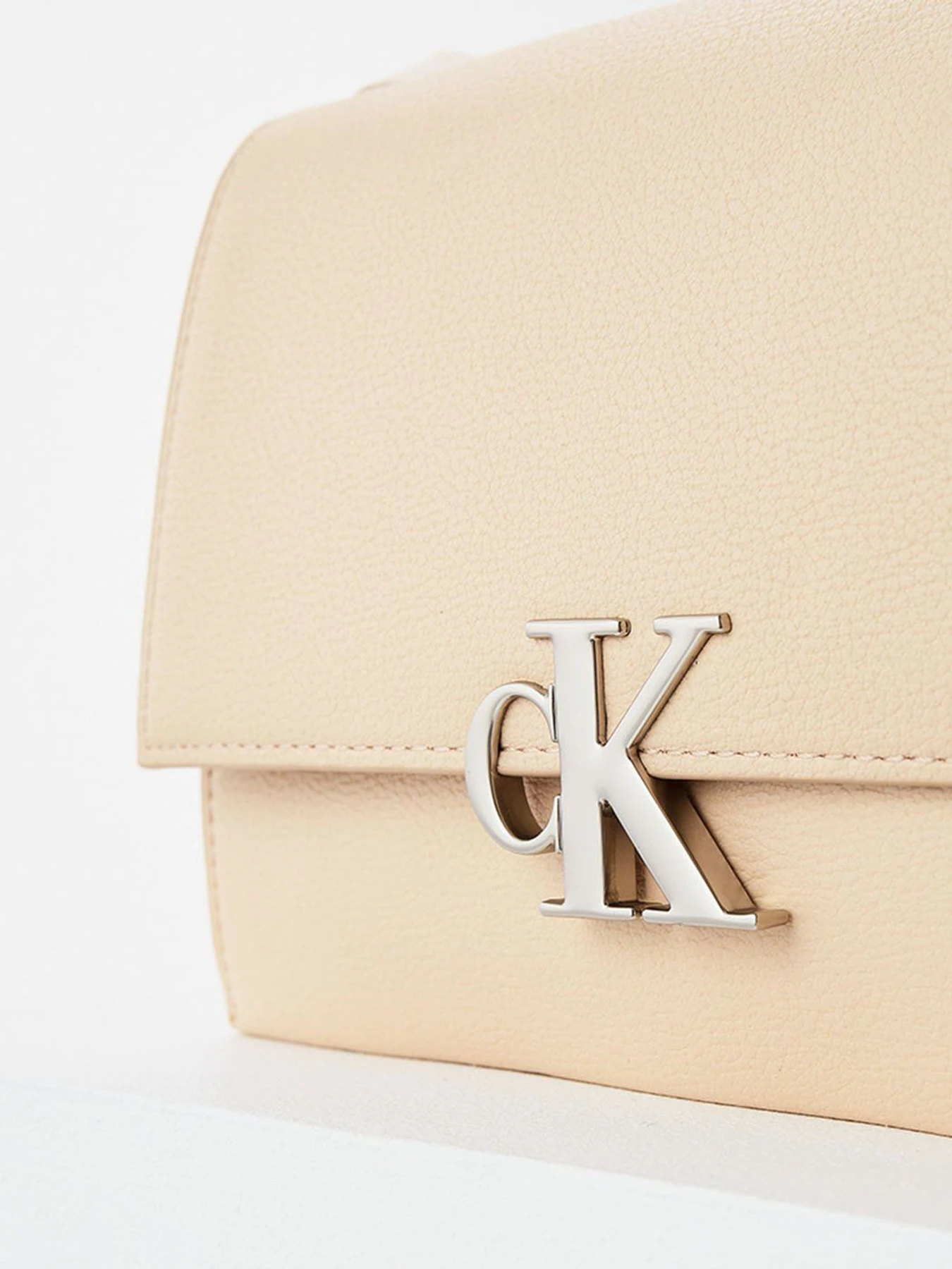 Сумки Calvin Klein Jeans модель K60K608385_AEO Сумки Calvin Klein Jeans модель K60K608385_AEO Фото