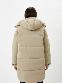 Куртки и дубленки Calvin Klein Jeans модель J20J216873_PBF Фото