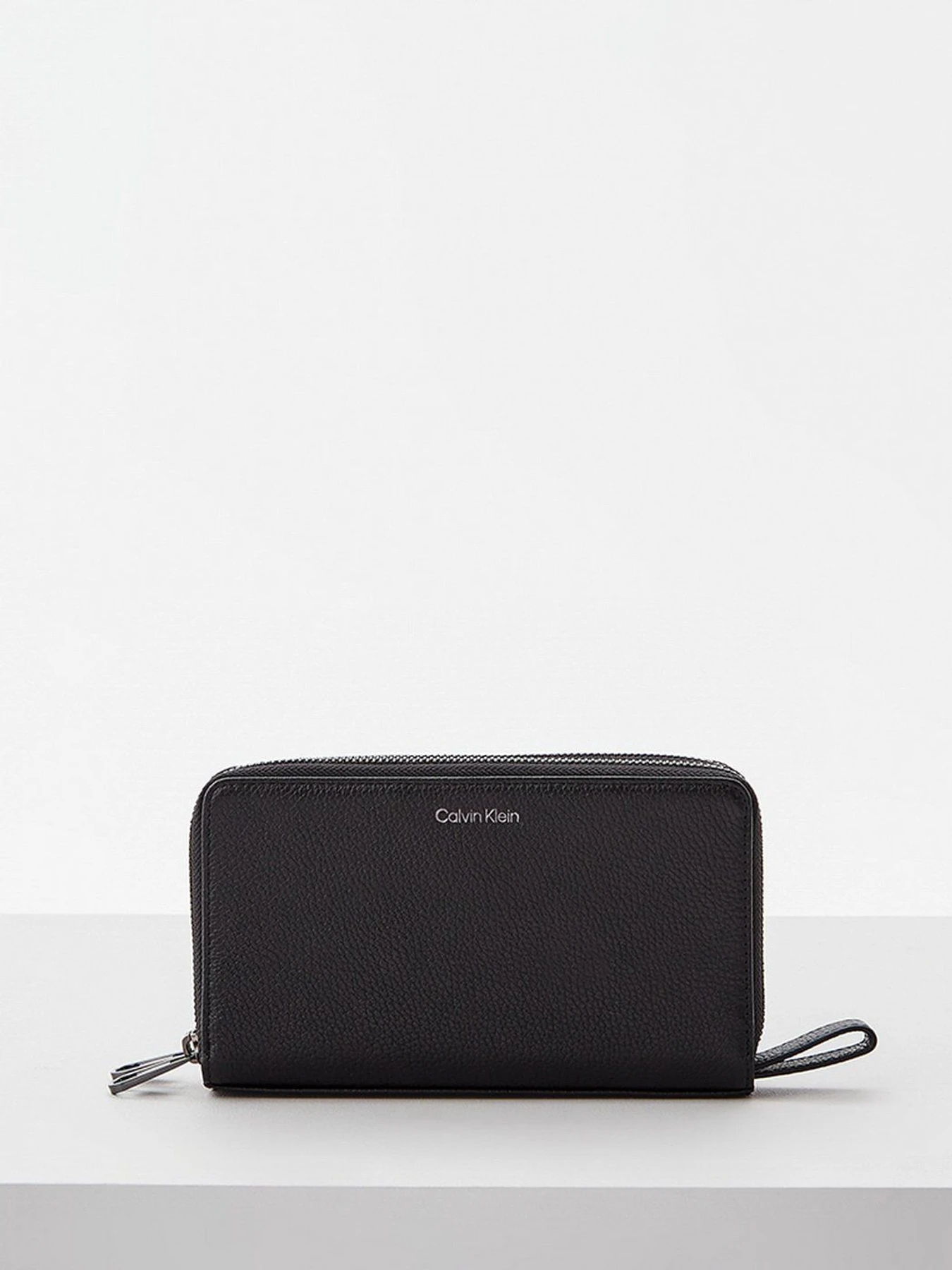 Кошельки Calvin Klein Jeans модель K50K507971_BAX Кошельки Calvin Klein Jeans модель K50K507971_BAX Фото