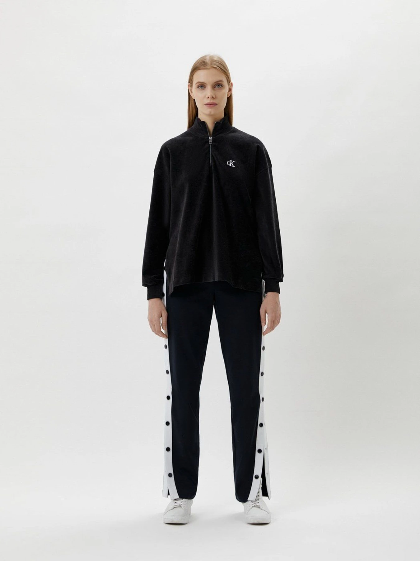 Худи и свитшоты Calvin Klein Jeans модель J20J217912_BEH Худи и свитшоты Calvin Klein Jeans модель J20J217912_BEH Фото