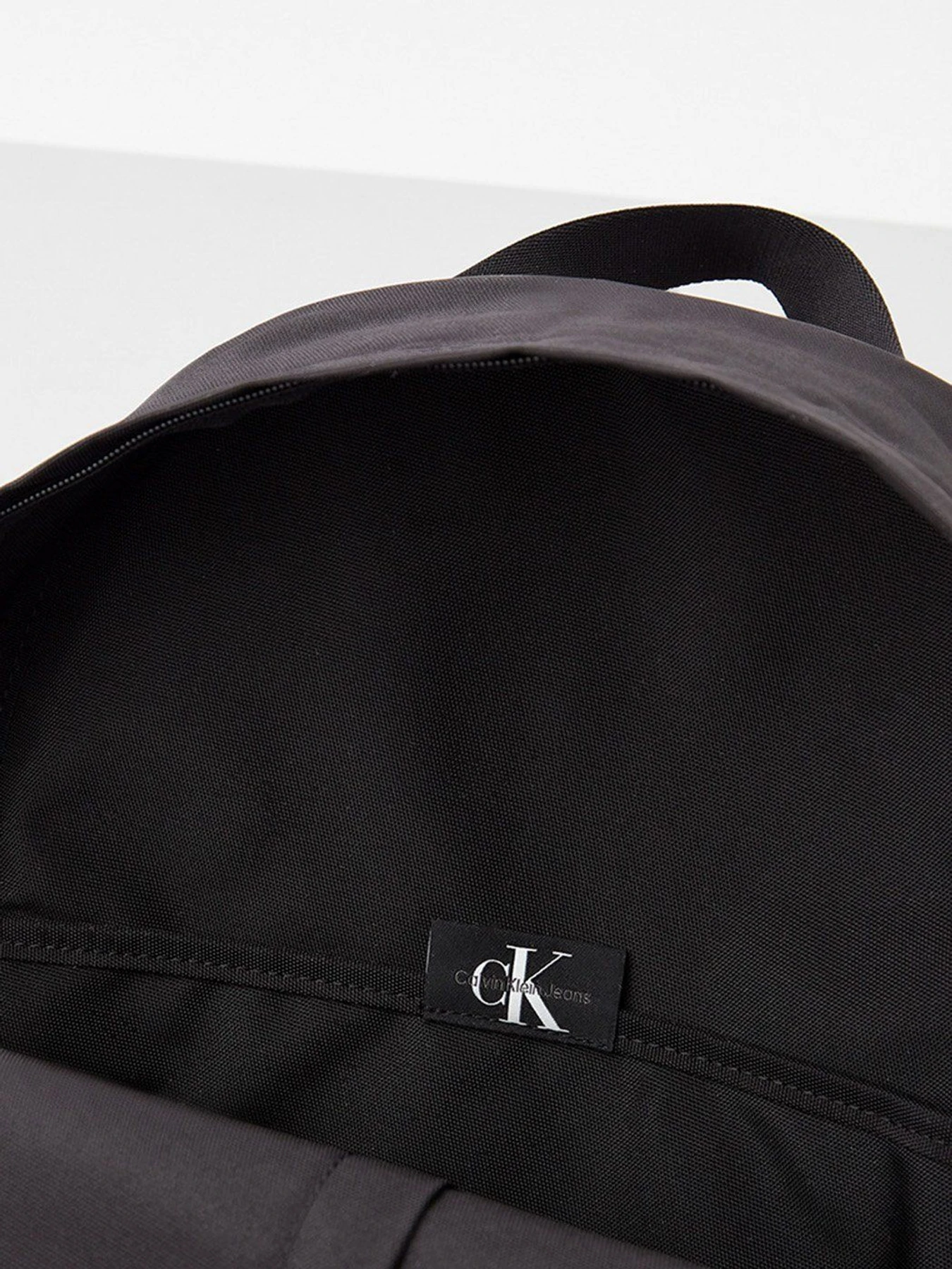 Рюкзаки Calvin Klein Jeans модель K50K508187_BDS Рюкзаки Calvin Klein Jeans модель K50K508187_BDS Фото