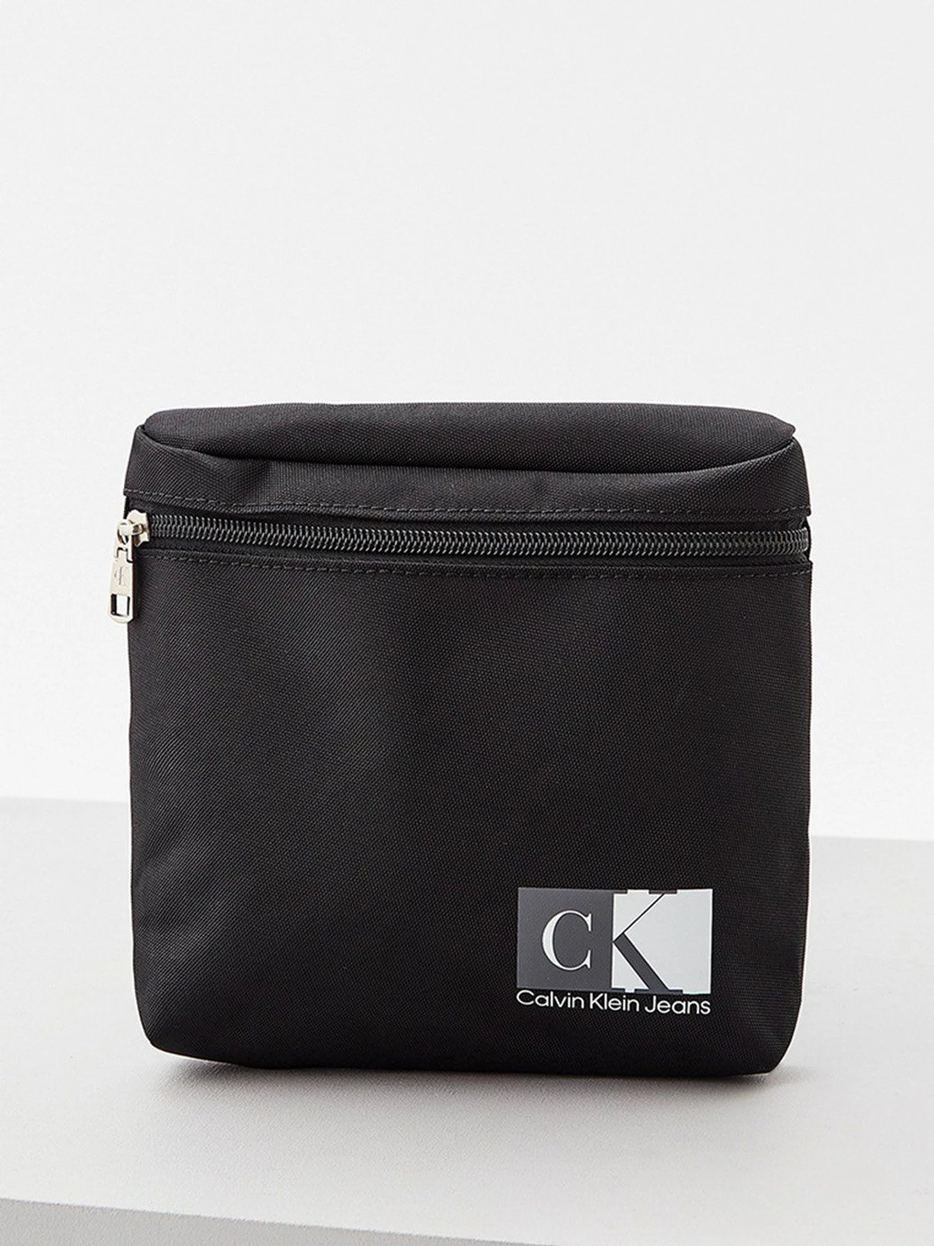 Сумки Calvin Klein Jeans модель K50K508188_BDS Сумки Calvin Klein Jeans модель K50K508188_BDS Фото