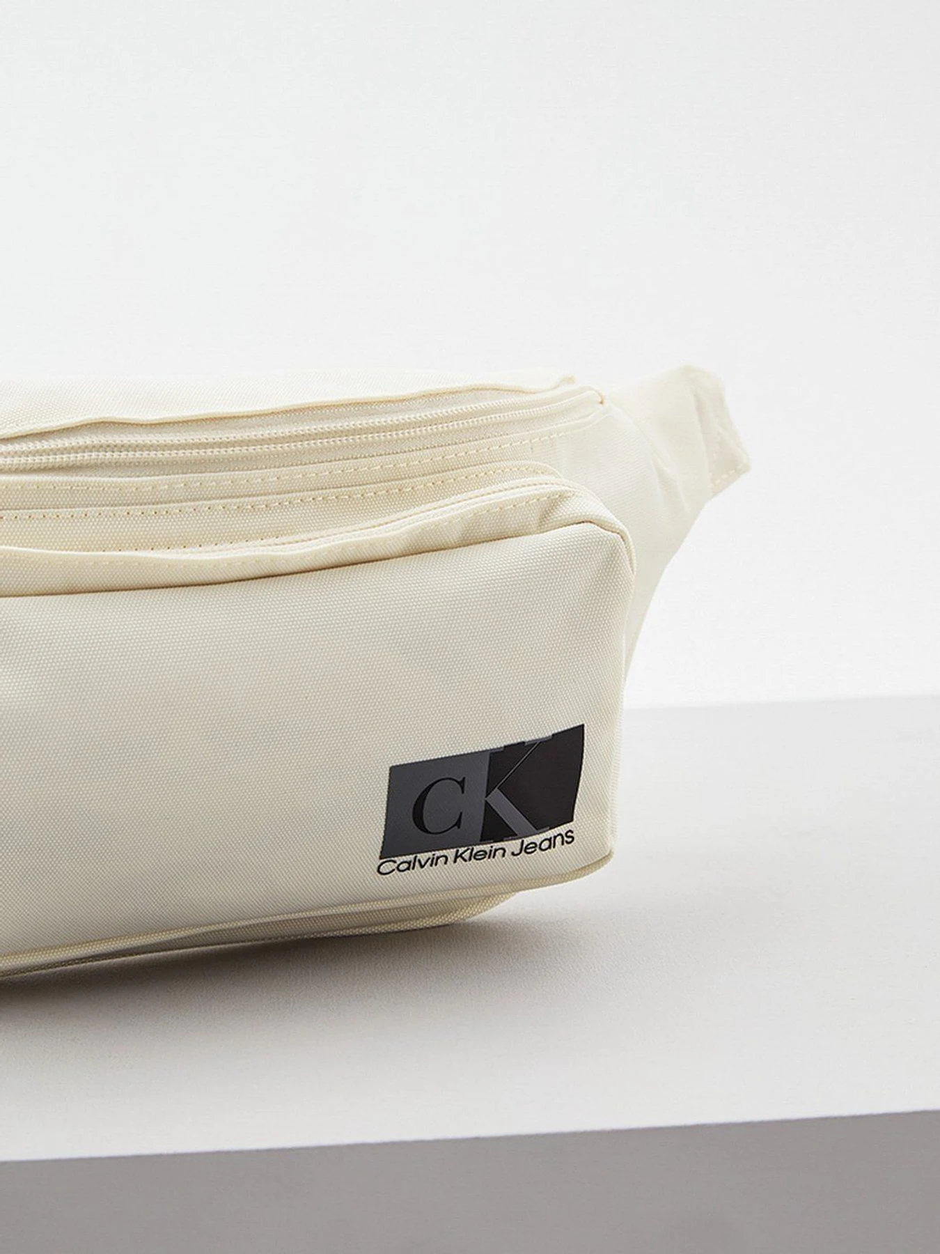 Сумки Calvin Klein Jeans модель K50K508189_YAS Сумки Calvin Klein Jeans модель K50K508189_YAS Фото
