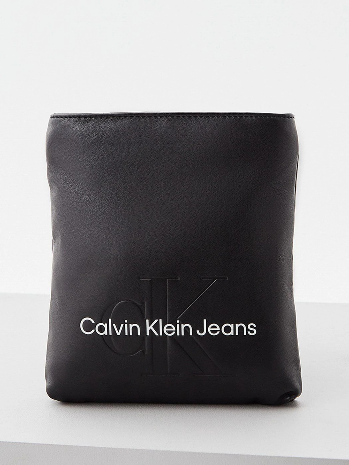 Сумки Calvin Klein Jeans модель K50K508202_BDS Сумки Calvin Klein Jeans модель K50K508202_BDS Фото