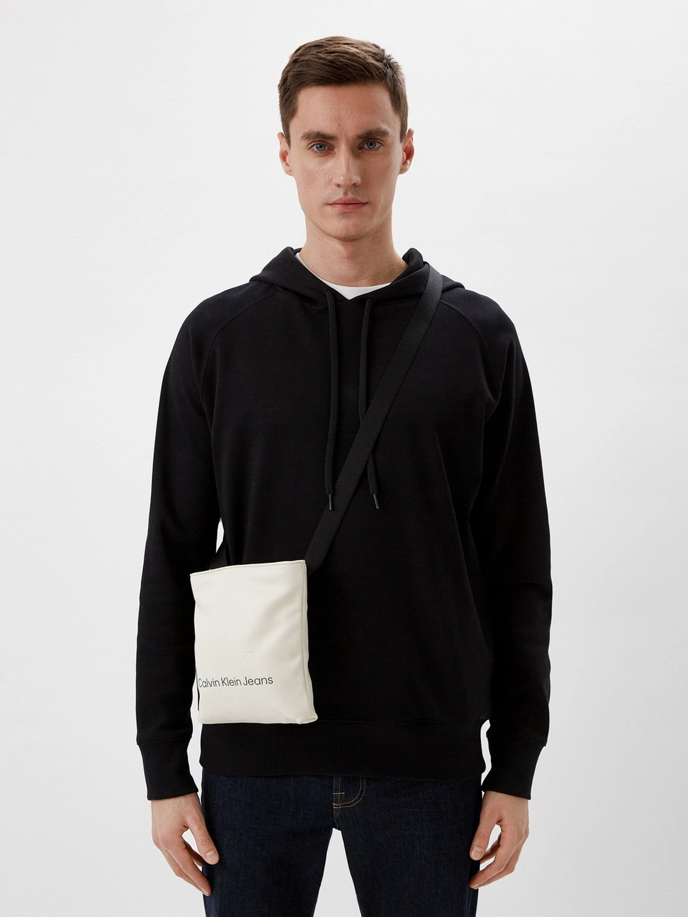 Сумки Calvin Klein Jeans Monogram Soft Flatpack S модель K50K508202_YAS Фото