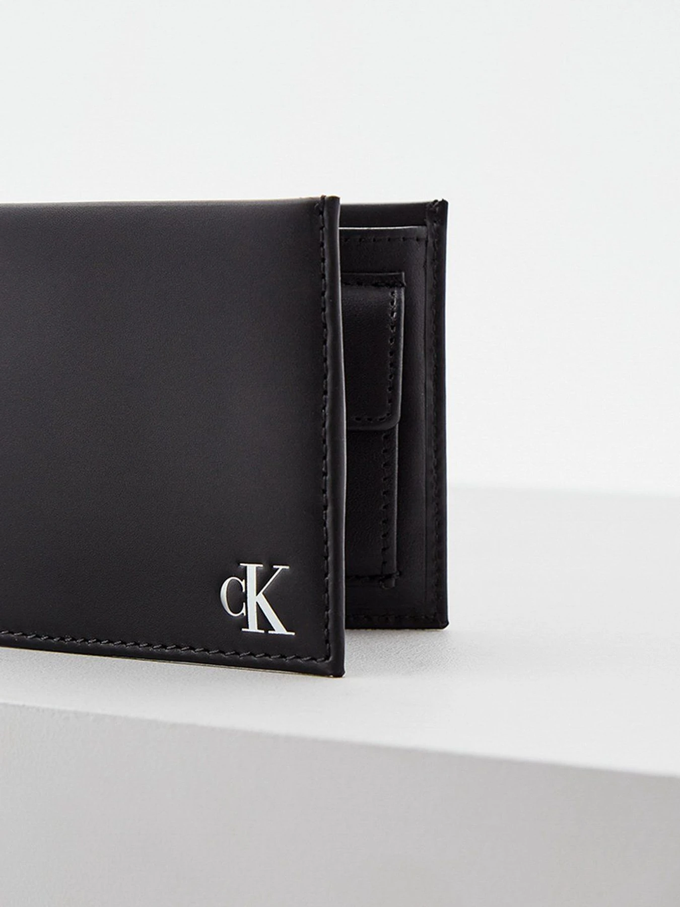 Кошельки Calvin Klein Jeans модель K50K508237_BDS Кошельки Calvin Klein Jeans модель K50K508237_BDS Фото