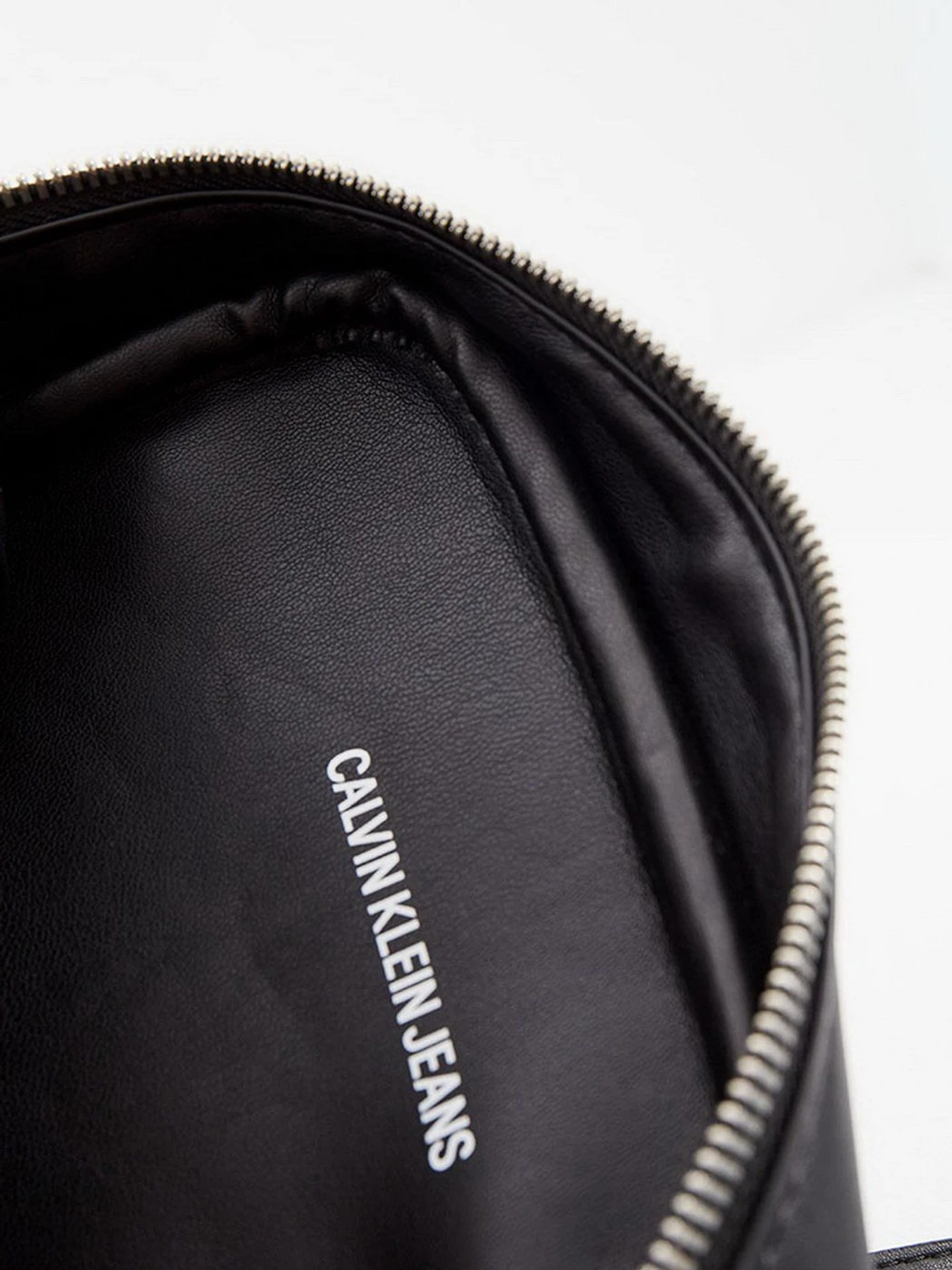 Сумки Calvin Klein Jeans модель K60K608380_01N Фото