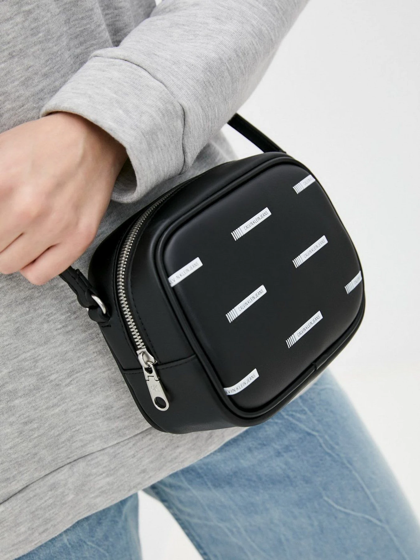 Сумки Calvin Klein Jeans модель K60K608380_01N Фото