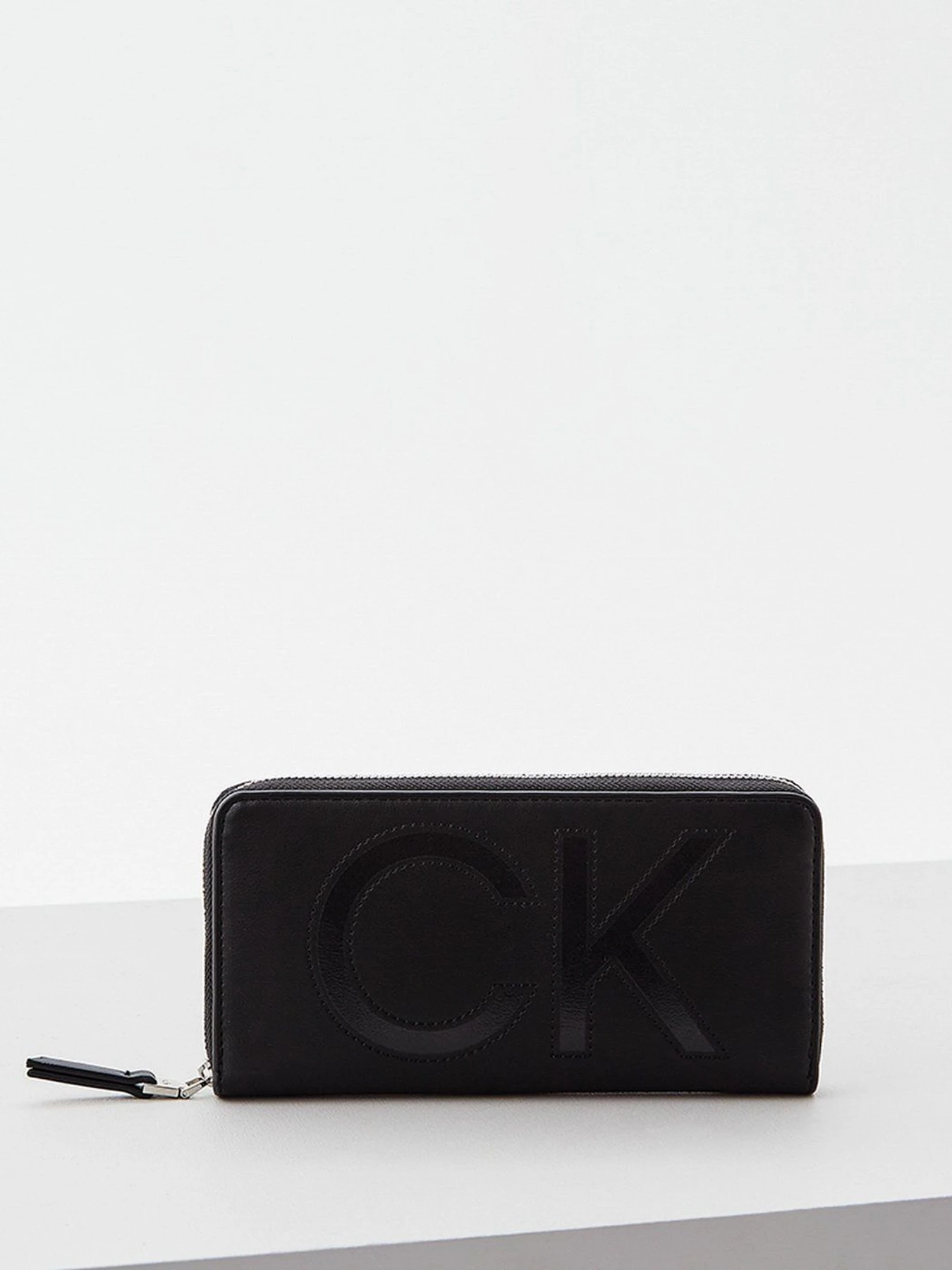 Кошельки Calvin Klein Jeans модель K60K608757_BAX Кошельки Calvin Klein Jeans модель K60K608757_BAX Фото