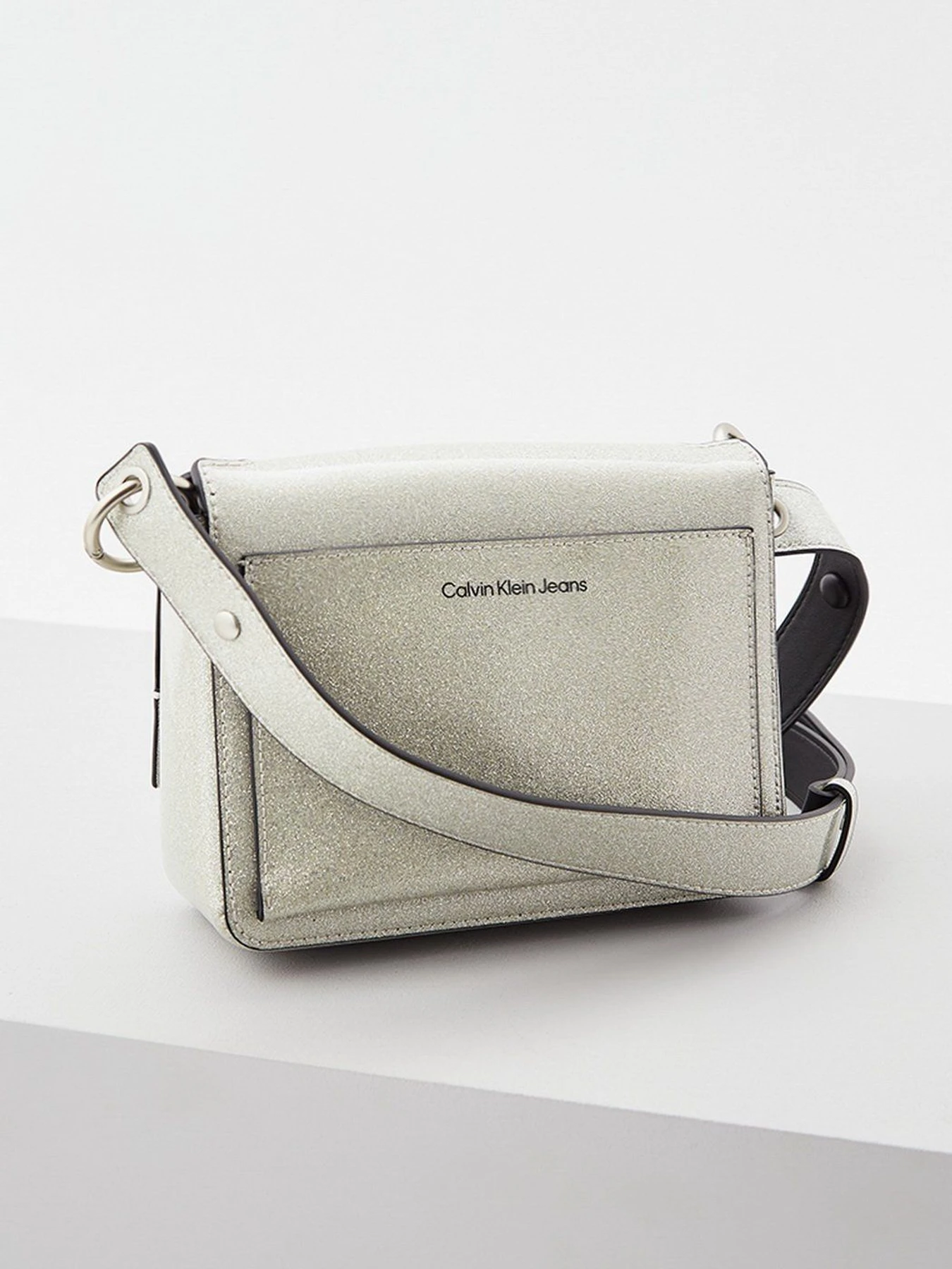 Сумки Calvin Klein Jeans модель K60K608942_01B Сумки Calvin Klein Jeans модель K60K608942_01B Фото