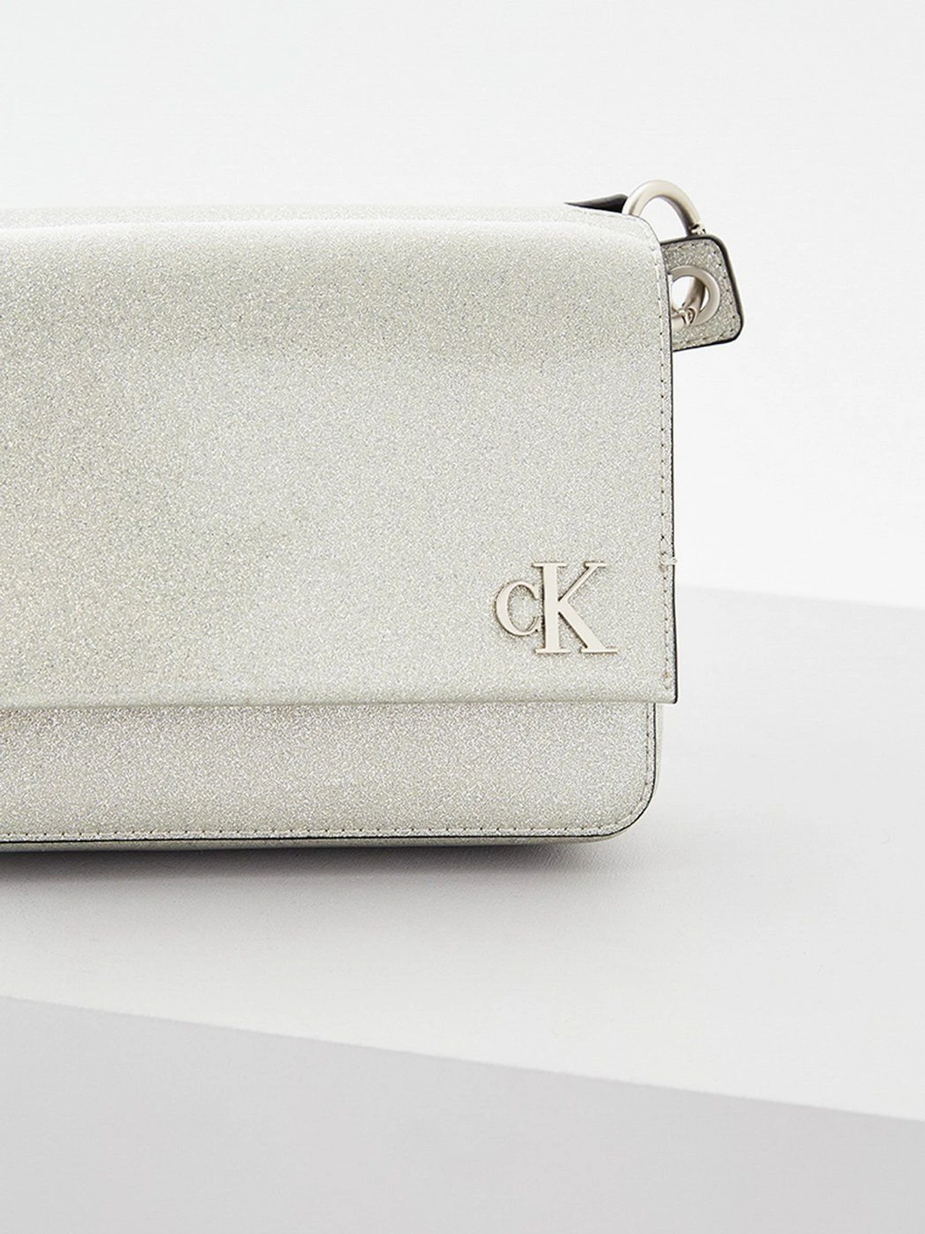 Сумки Calvin Klein Jeans модель K60K608942_01B Сумки Calvin Klein Jeans модель K60K608942_01B Фото