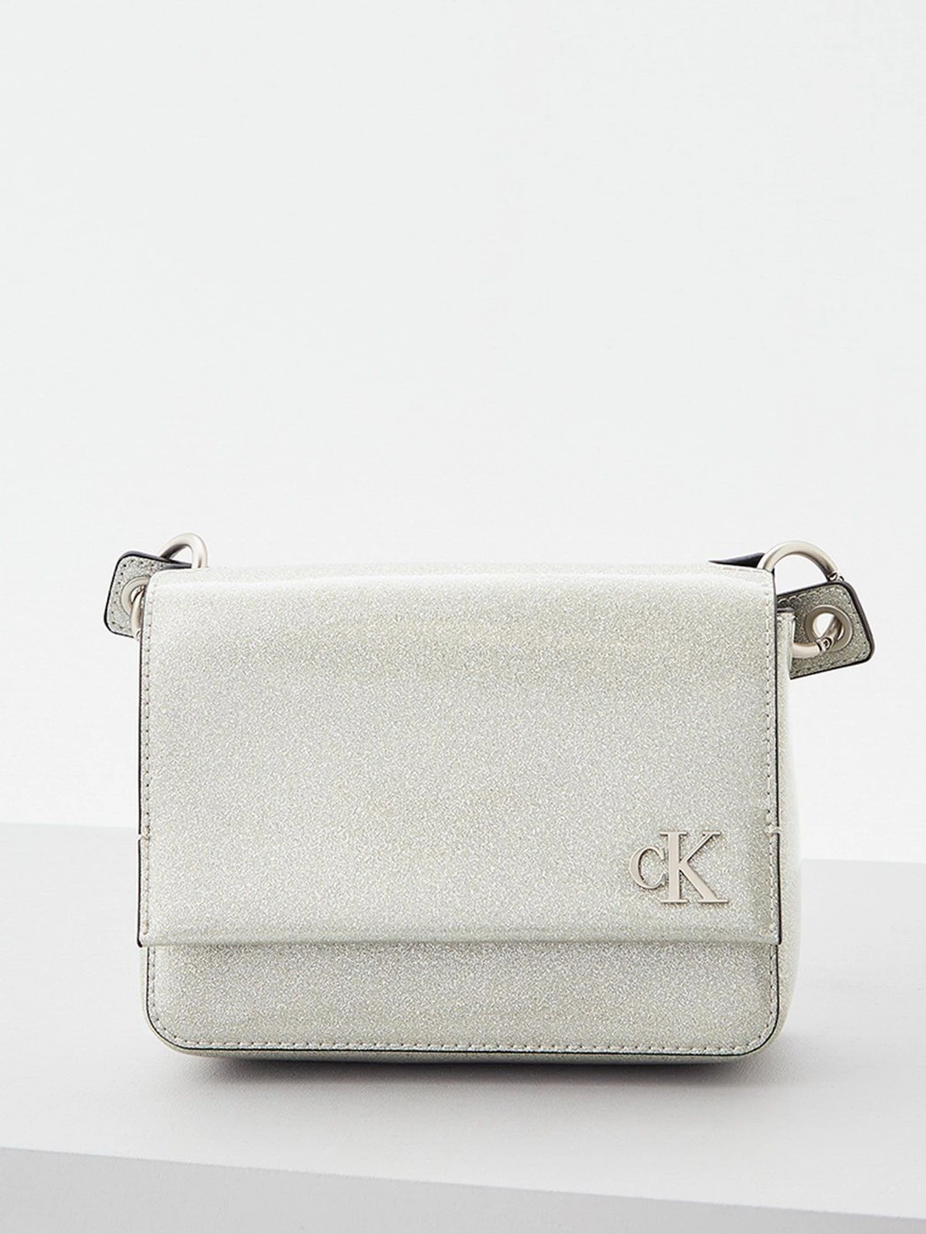 Сумки Calvin Klein Jeans модель K60K608942_01B Сумки Calvin Klein Jeans модель K60K608942_01B Фото