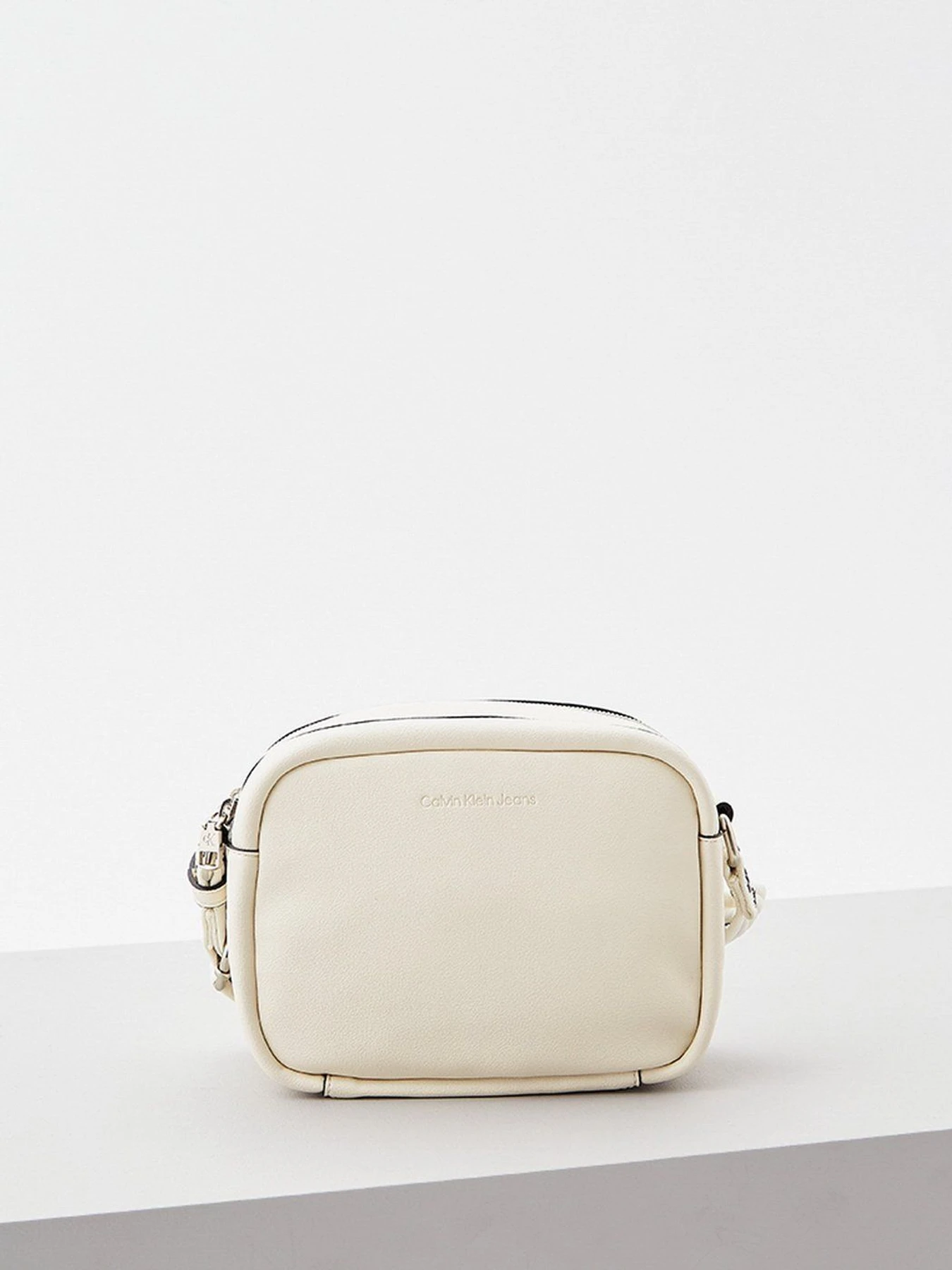 Сумки Calvin Klein Jeans модель K60K608944_YAH Сумки Calvin Klein Jeans модель K60K608944_YAH Фото