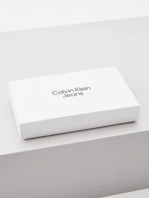 Кошельки Calvin Klein Jeans модель K60K608967_BDS Фото