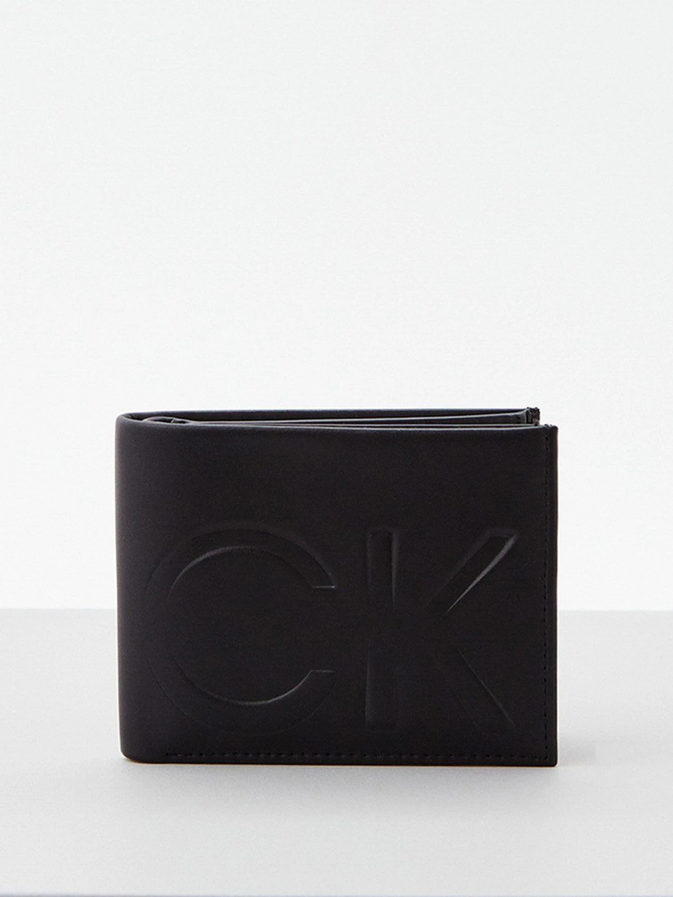 Кошельки Calvin Klein Jeans модель K50K508001_BAX Кошельки Calvin Klein Jeans модель K50K508001_BAX Фото