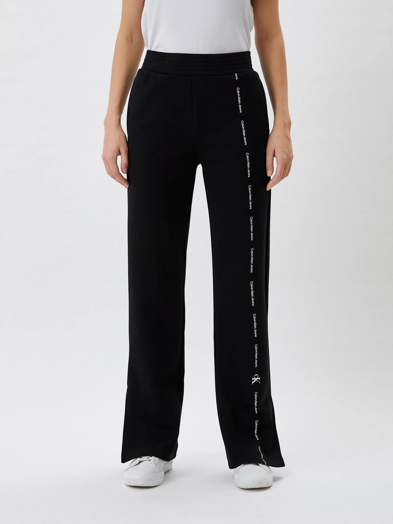 Брюки Calvin Klein Jeans Repeat Logo Jog Pant модель J20J217933_BEH Брюки Calvin Klein Jeans Repeat Logo Jog Pant модель J20J217933_BEH Фото
