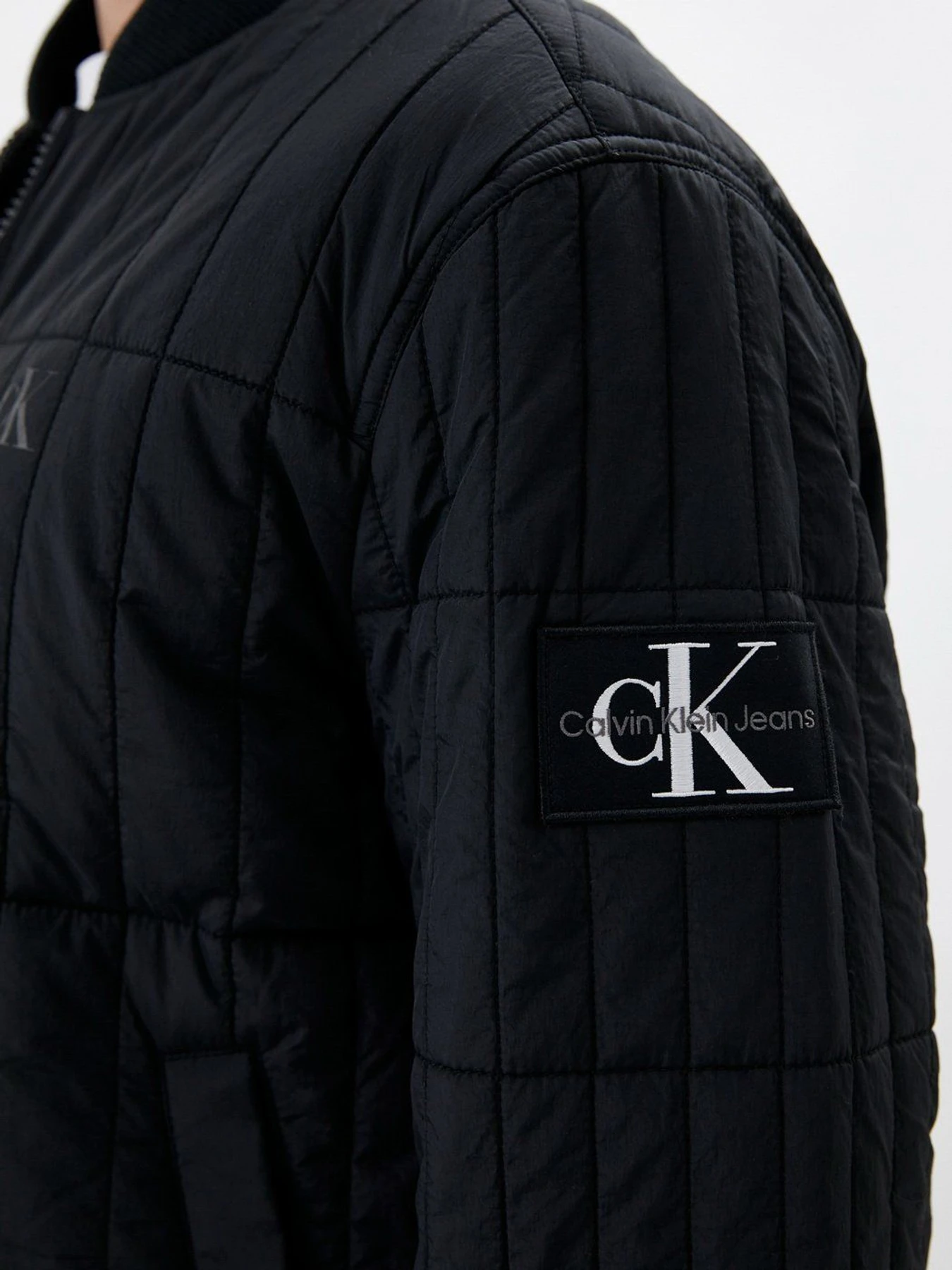 Куртки и дубленки Calvin Klein Jeans модель J30J319677_BEH Куртки и дубленки Calvin Klein Jeans модель J30J319677_BEH Фото