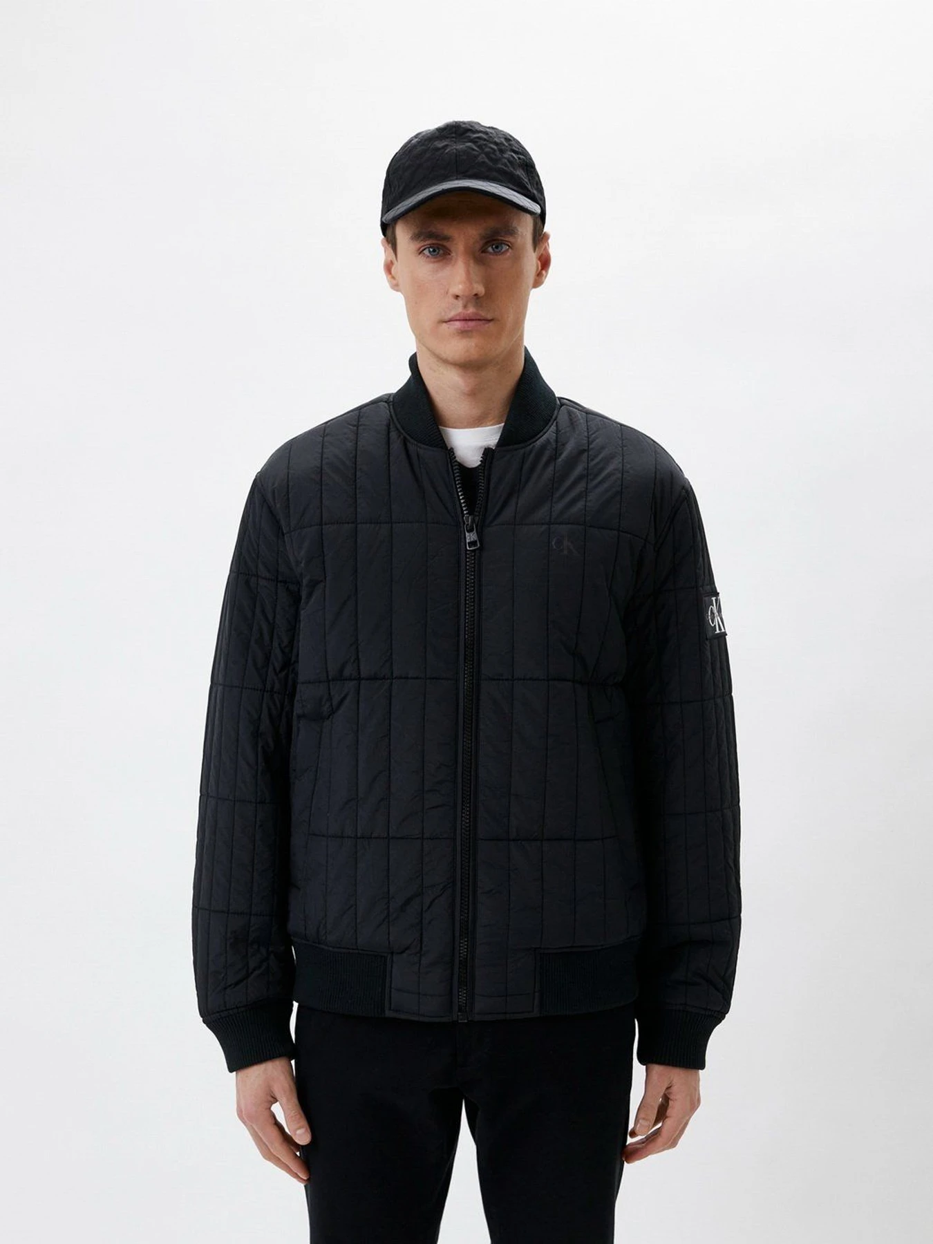 Куртки и дубленки Calvin Klein Jeans модель J30J319677_BEH Куртки и дубленки Calvin Klein Jeans модель J30J319677_BEH Фото