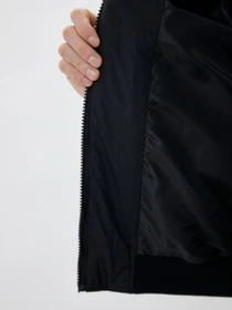 Куртки и дубленки Calvin Klein Jeans модель J30J319677_BEH Фото