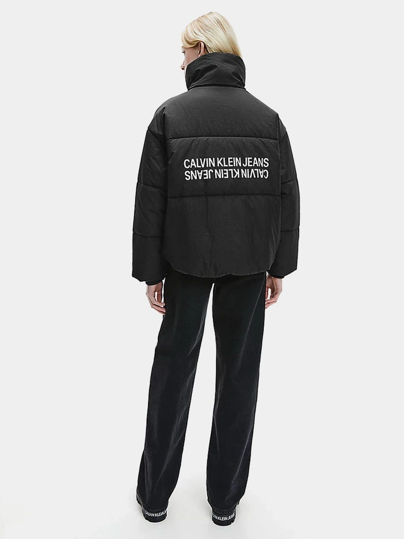 Куртки и дубленки Calvin Klein Jeans модель J20J216824_BEH Куртки и дубленки Calvin Klein Jeans модель J20J216824_BEH Фото