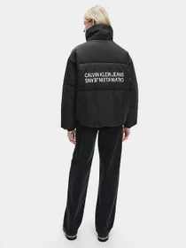 Куртки и дубленки Calvin Klein Jeans модель J20J216824_BEH Фото
