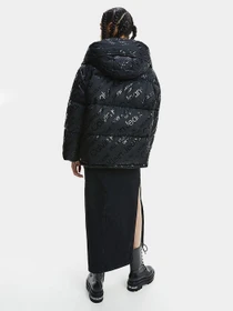 Куртки и дубленки Calvin Klein Jeans модель J20J217804_0GJ Фото