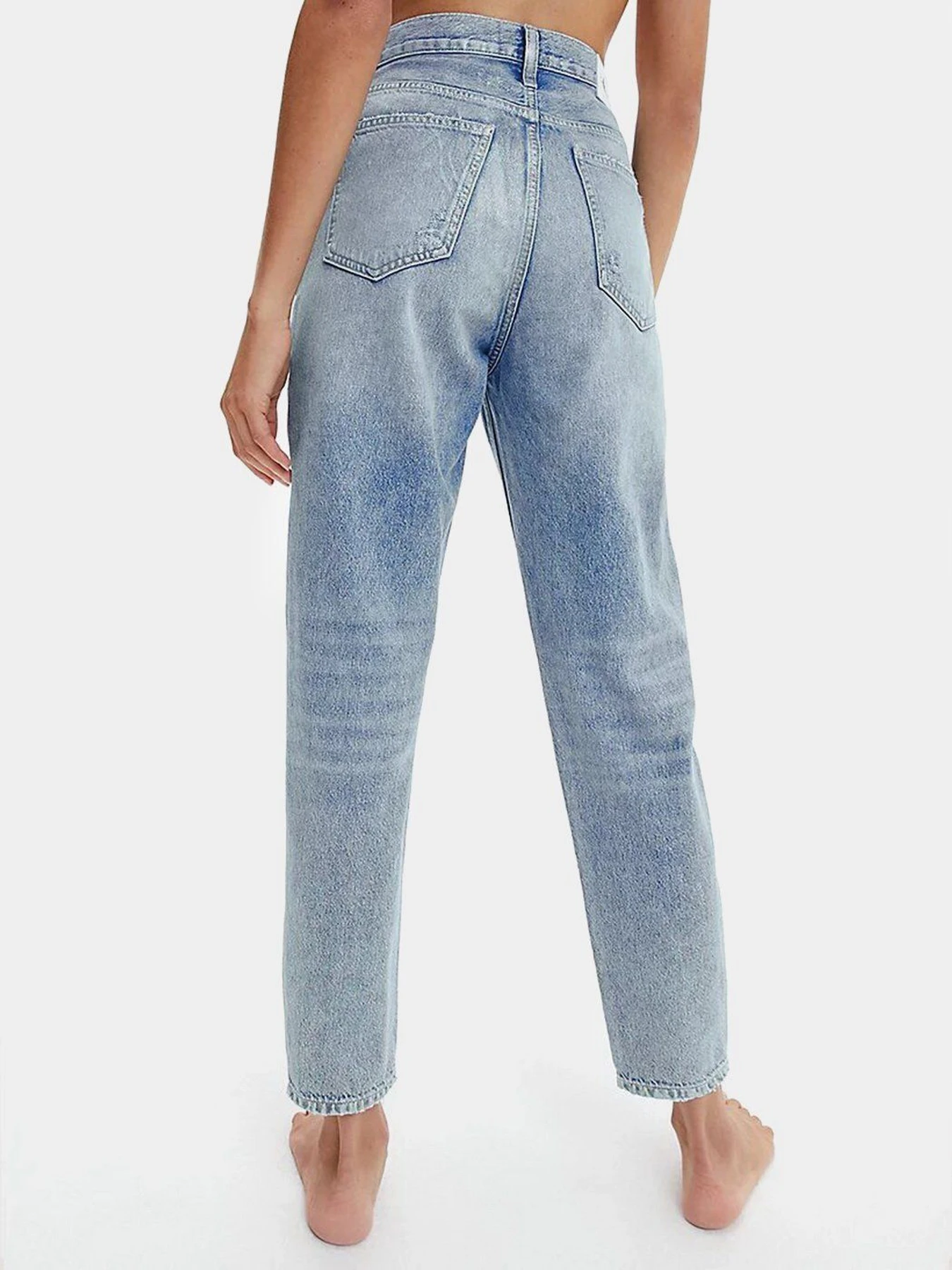 Джинсы Calvin Klein Jeans Mom модель J20J217832_1A4 Джинсы Calvin Klein Jeans Mom модель J20J217832_1A4 Фото