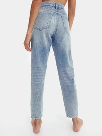 Джинсы Calvin Klein Jeans Mom модель J20J217832_1A4 Фото