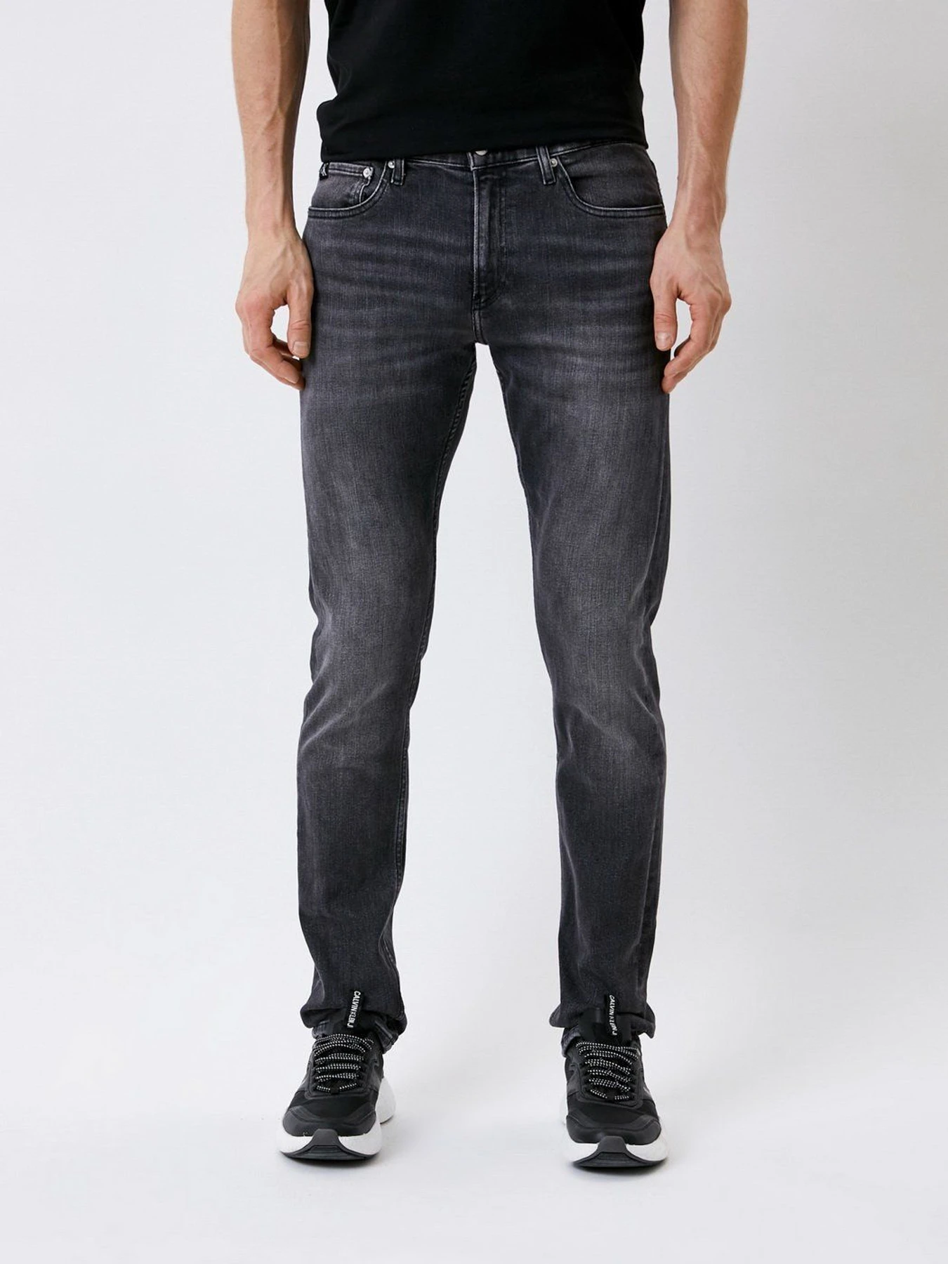 Джинси Calvin Klein Jeans модель J30J319845_1BZ Джинси Calvin Klein Jeans модель J30J319845_1BZ Фото