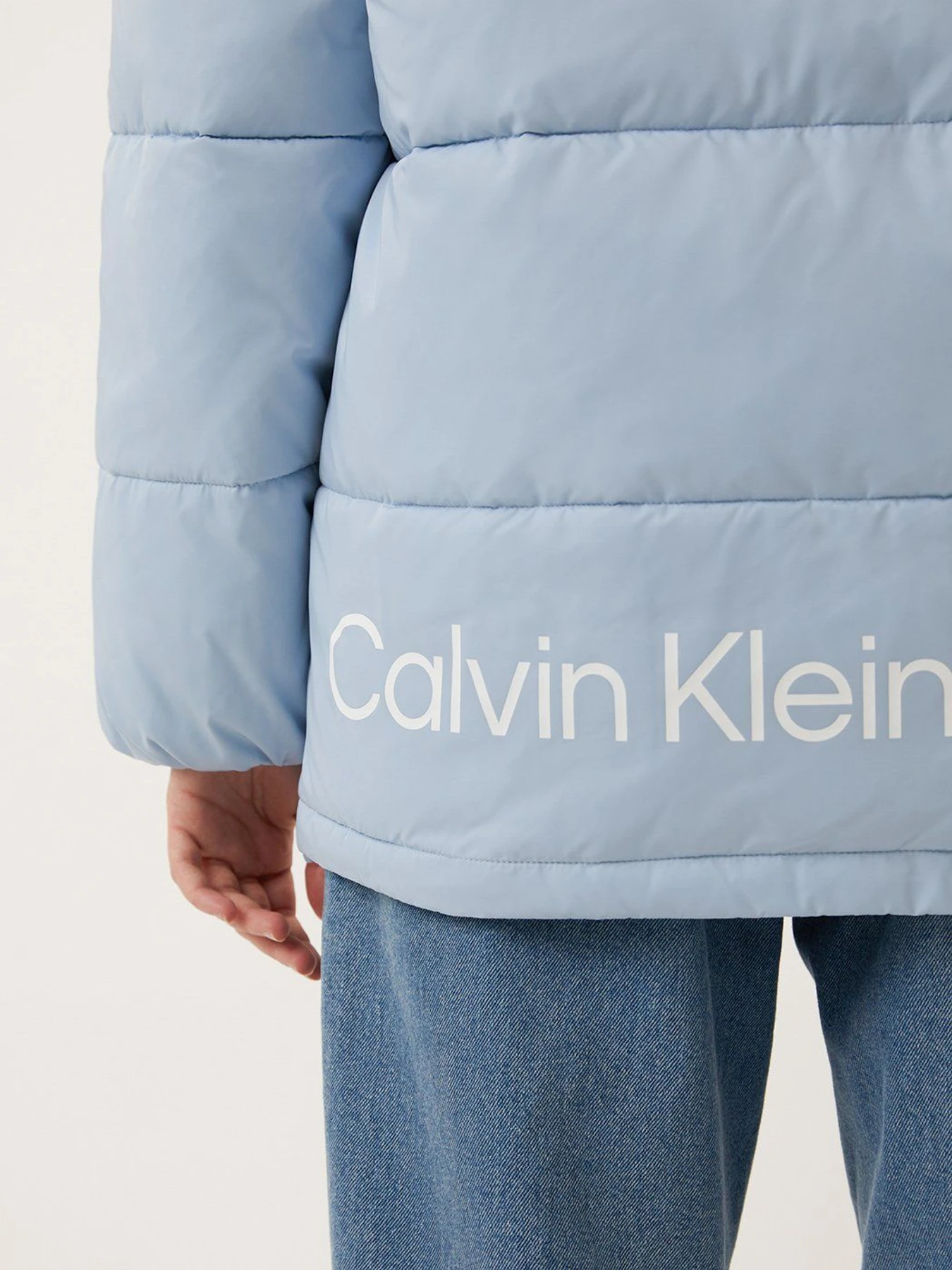 Куртки и дубленки Calvin Klein Jeans модель J20J218455_C1U Куртки и дубленки Calvin Klein Jeans модель J20J218455_C1U Фото