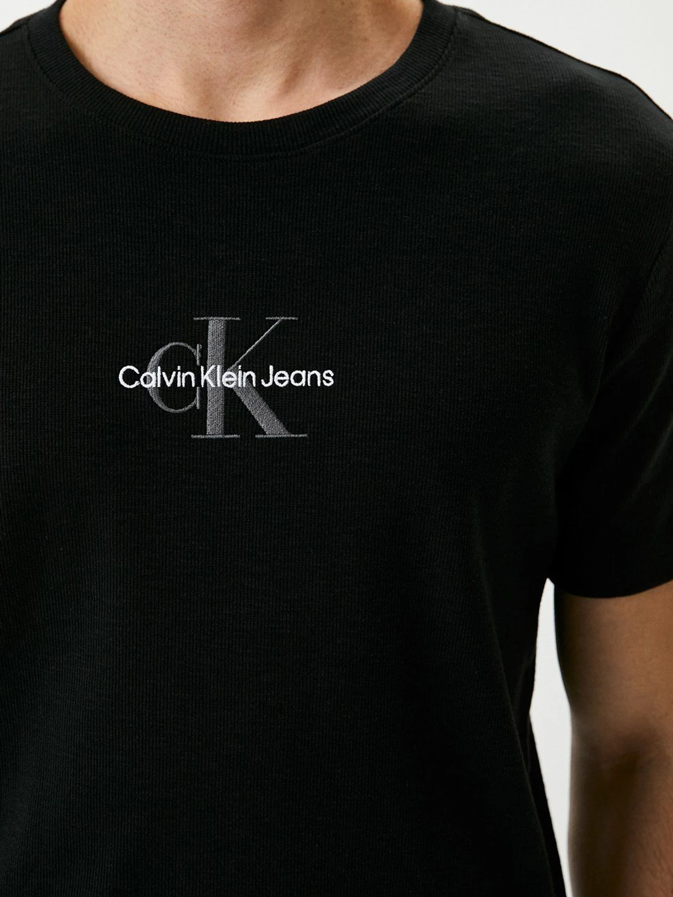 Футболки и поло Calvin Klein Jeans модель J30J319899_BEH Футболки и поло Calvin Klein Jeans модель J30J319899_BEH Фото