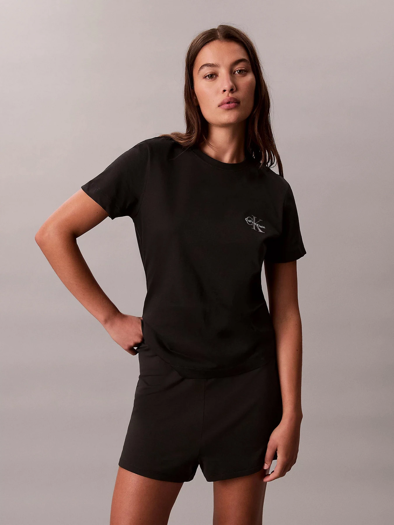 Футболки и поло Calvin Klein Jeans модель LV047C905G-UB1 Футболки и поло Calvin Klein Jeans модель LV047C905G-UB1 Фото