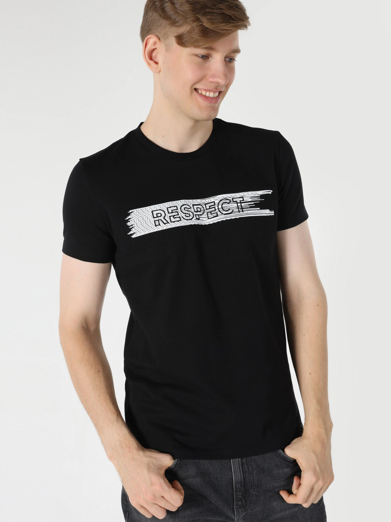 Футболки и поло Colin’s модель CL1063396BLK Футболки и поло Colin’s модель CL1063396BLK Фото