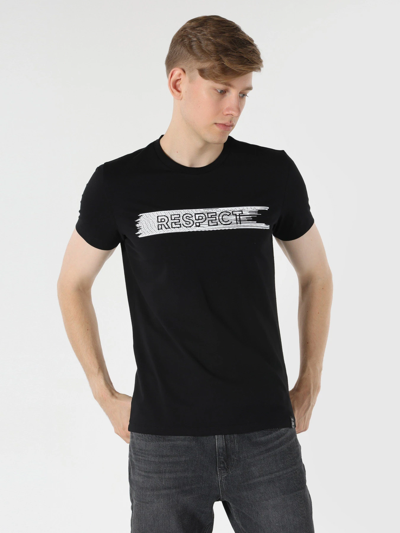 Футболки и поло Colin’s модель CL1063396BLK Футболки и поло Colin’s модель CL1063396BLK Фото