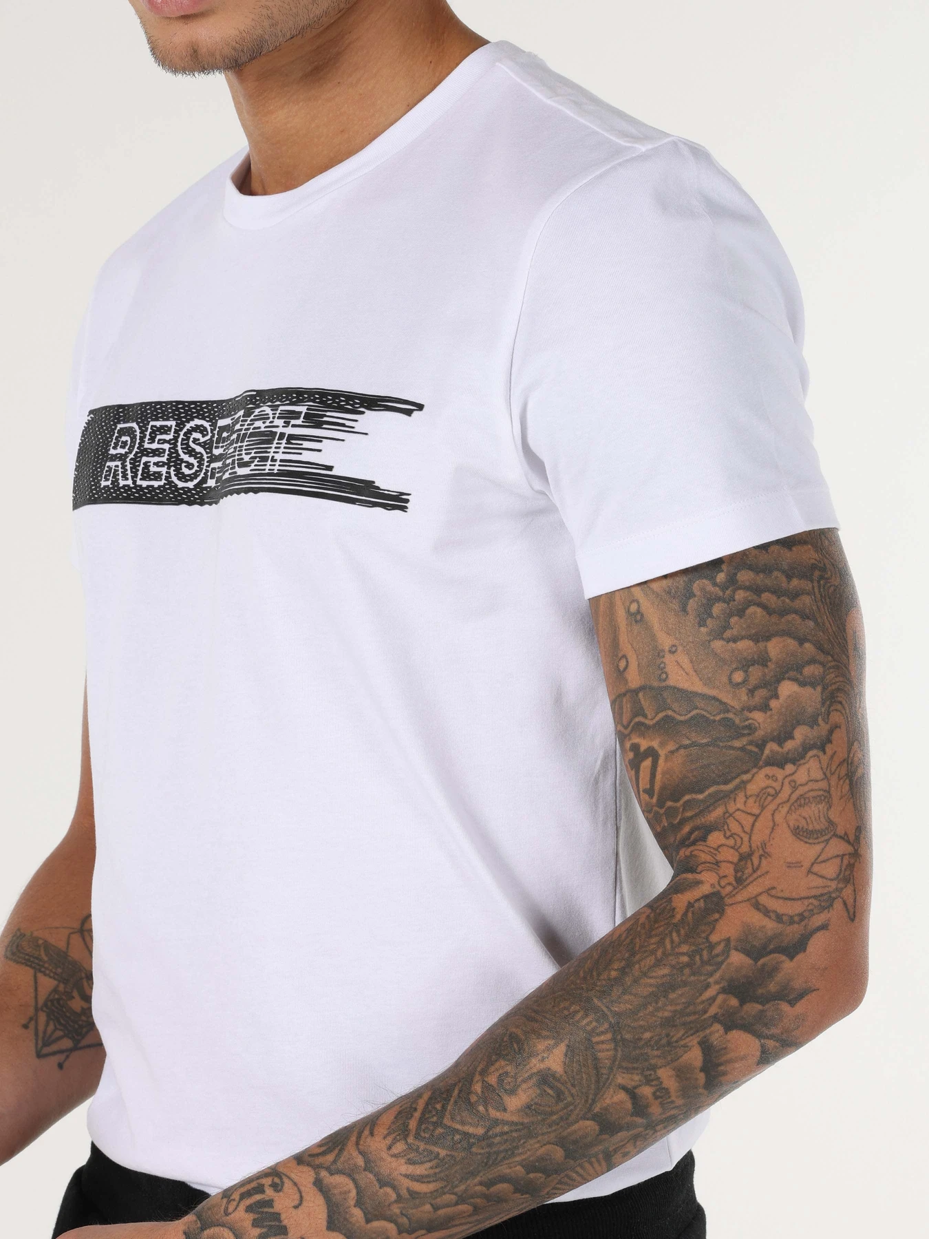 Футболки и поло Colin’s модель CL1063396WHT Футболки и поло Colin’s модель CL1063396WHT Фото
