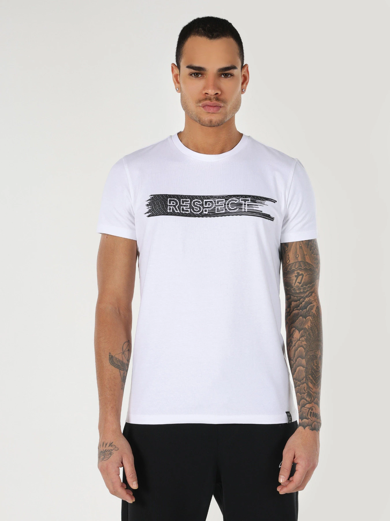 Футболки и поло Colin’s модель CL1063396WHT Футболки и поло Colin’s модель CL1063396WHT Фото