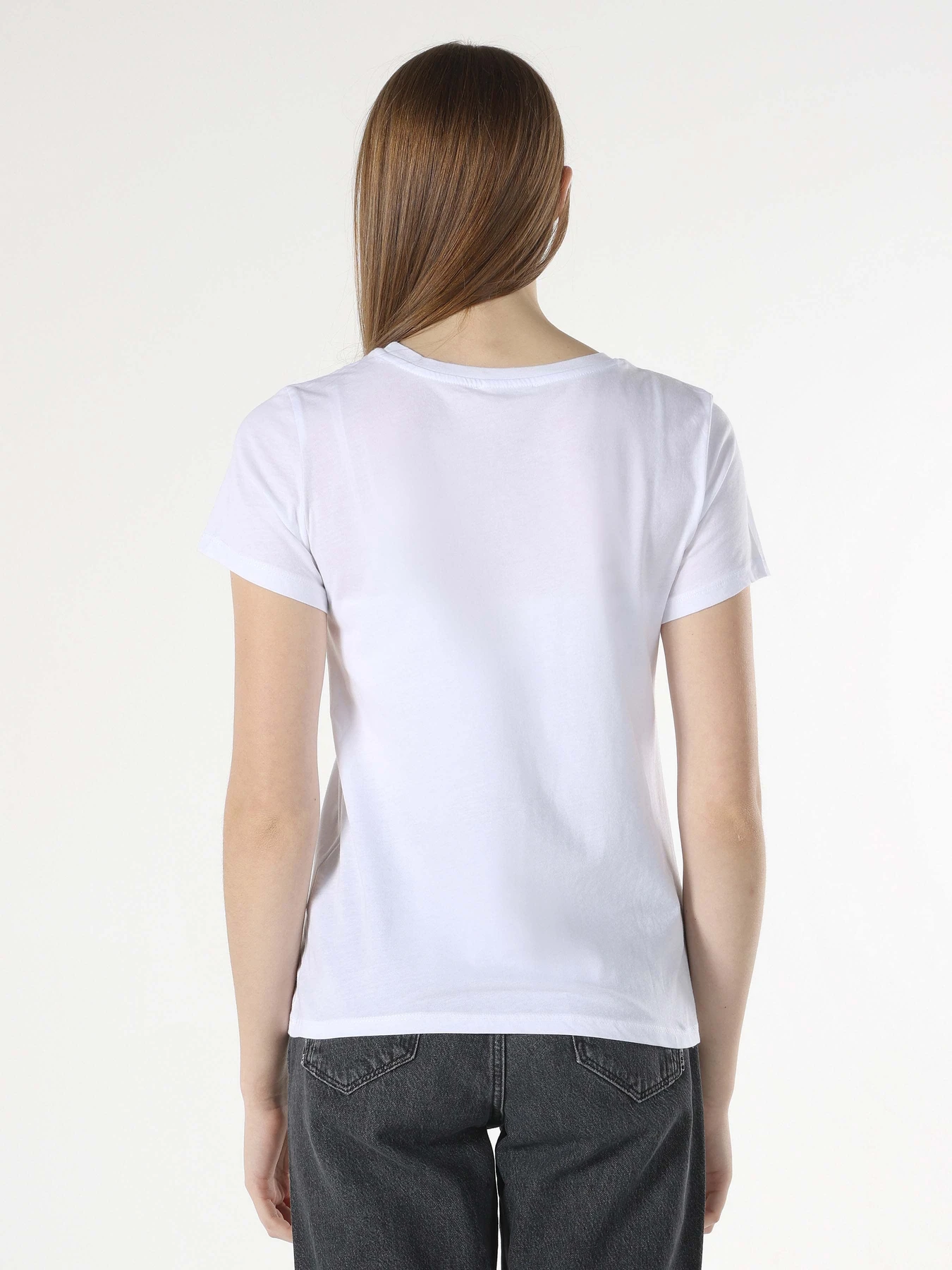 Футболки и поло Colin’s модель CL1063428WHT Футболки и поло Colin’s модель CL1063428WHT Фото