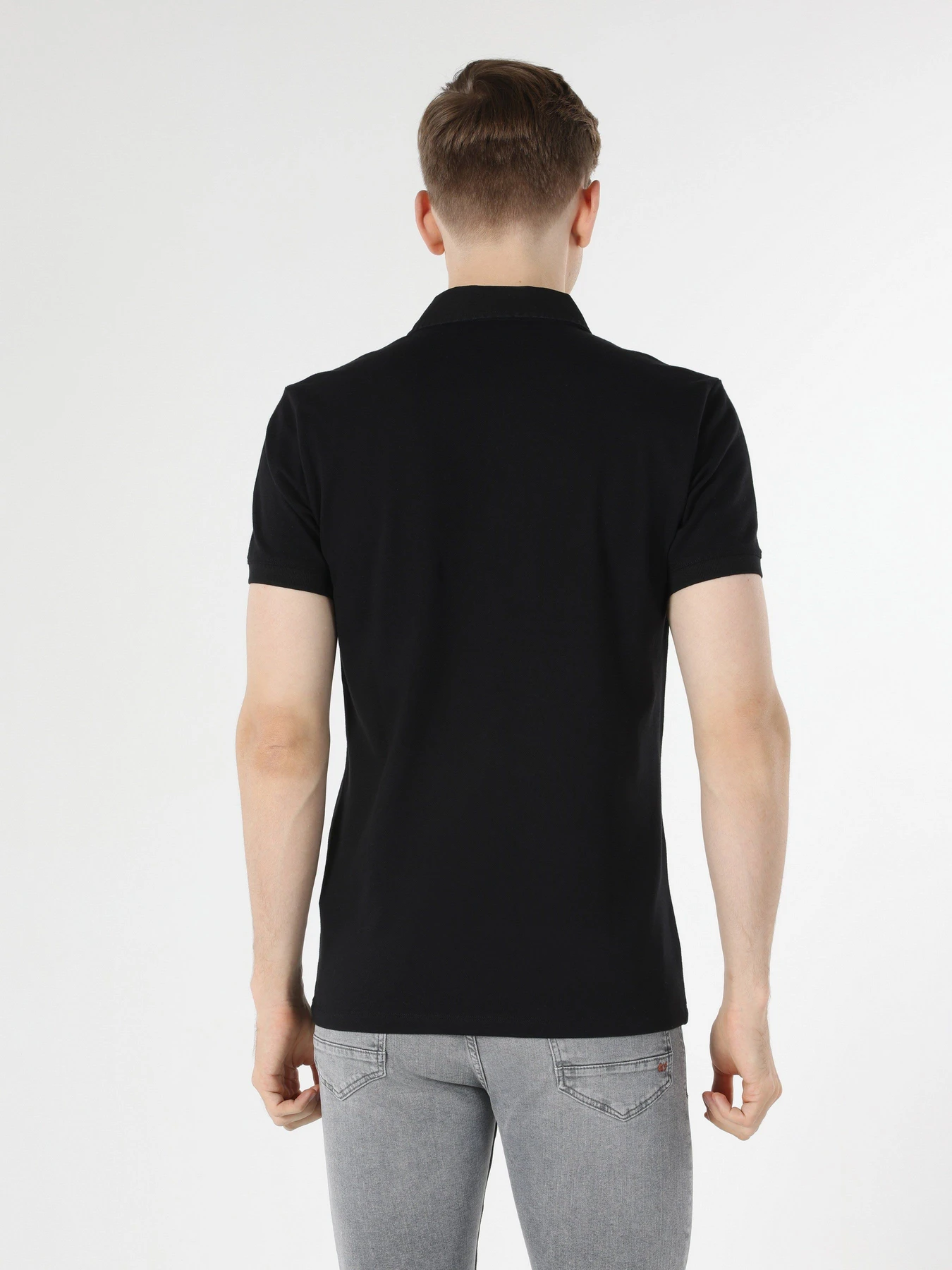 Футболки и поло Colin’s модель CL1064089BLK Футболки и поло Colin’s модель CL1064089BLK Фото