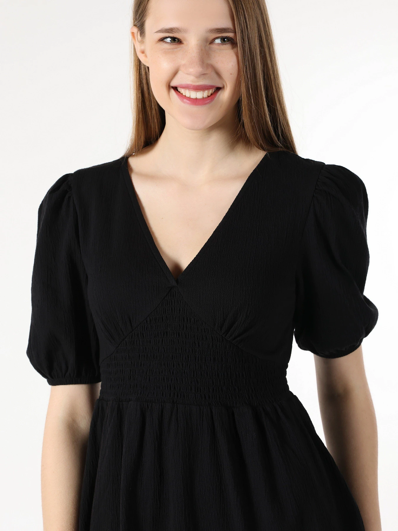 Платья Colin’s модель CL1064101BLK Платья Colin’s модель CL1064101BLK Фото